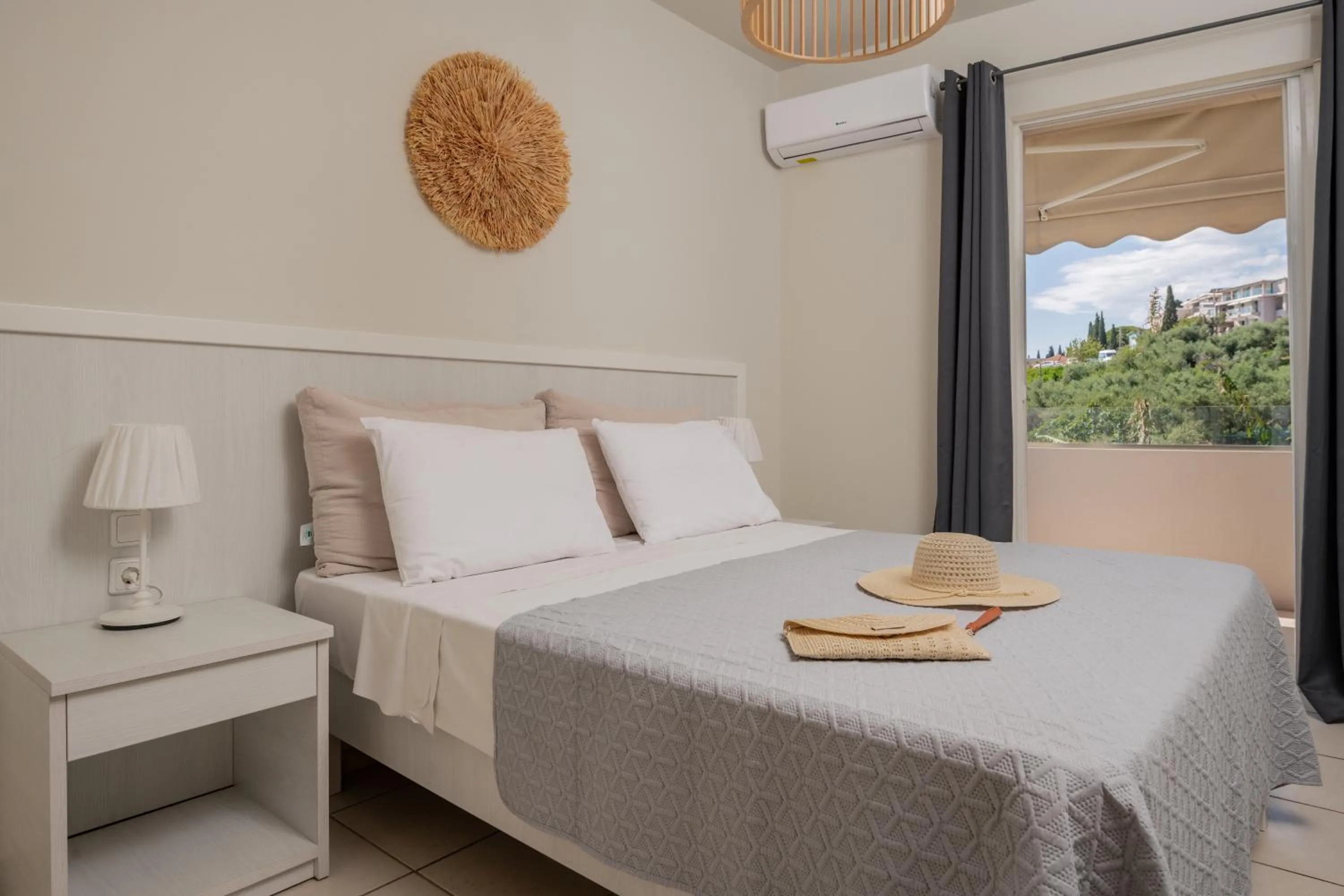 Bed in Alykes View Apartments