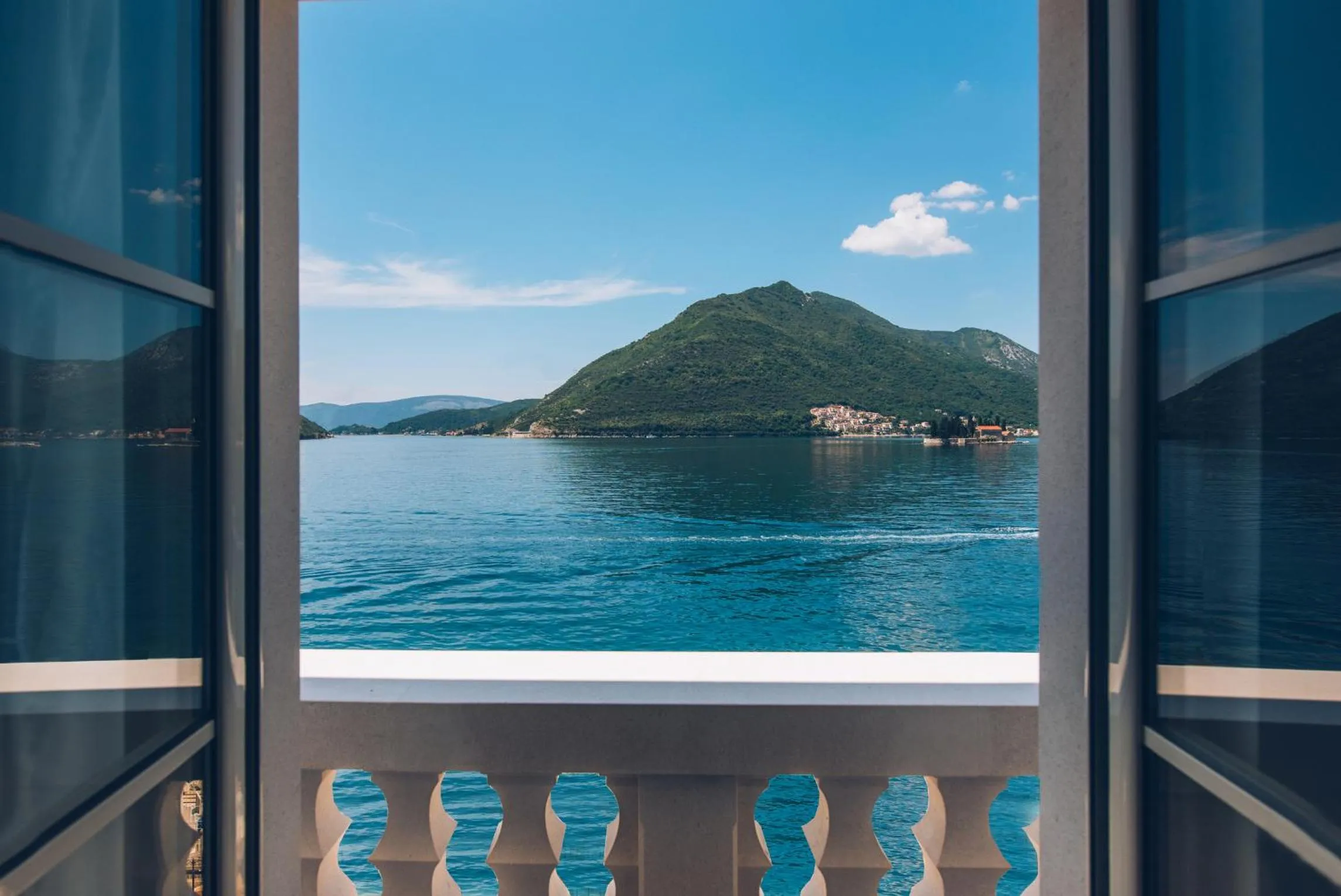 Sea view in Heritage Grand Perast By Rixos