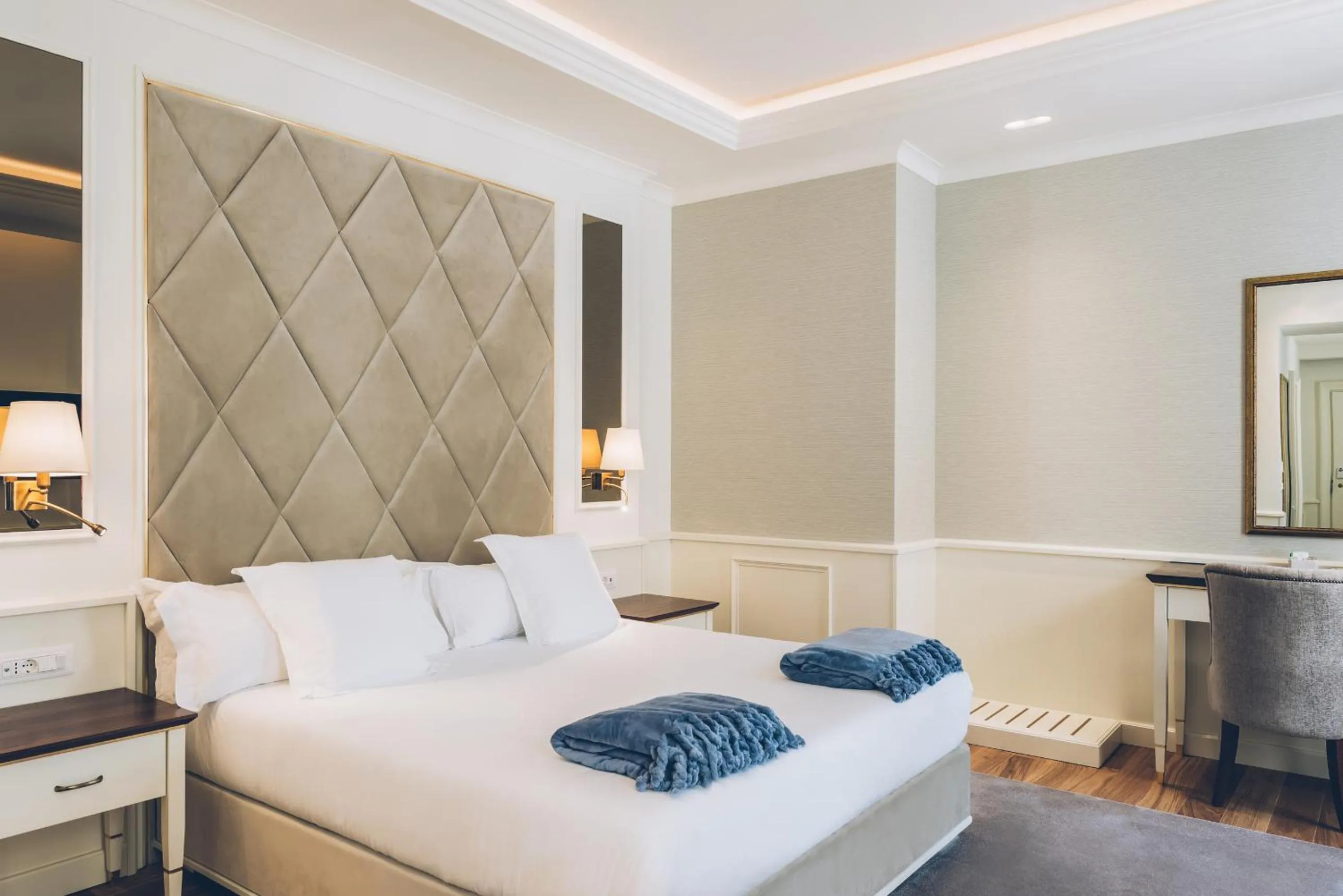 Photo of the whole room, Bed in Heritage Grand Perast By Rixos