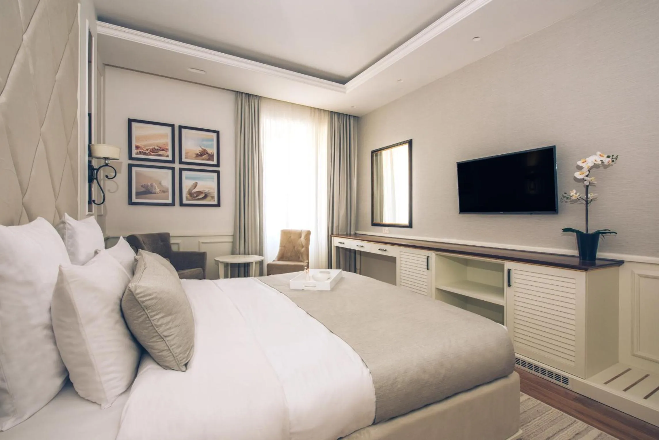 Photo of the whole room, Bed in Heritage Grand Perast By Rixos
