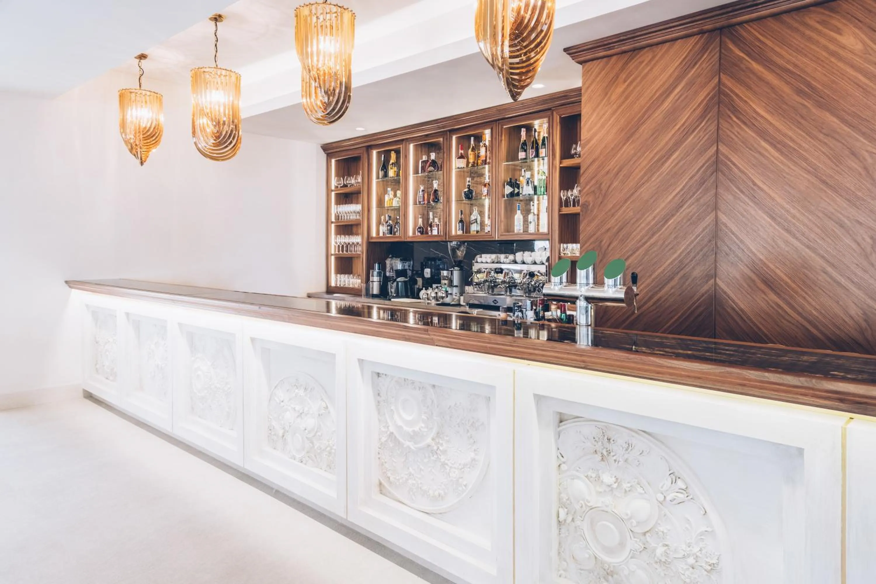 Lounge or bar in Heritage Grand Perast By Rixos