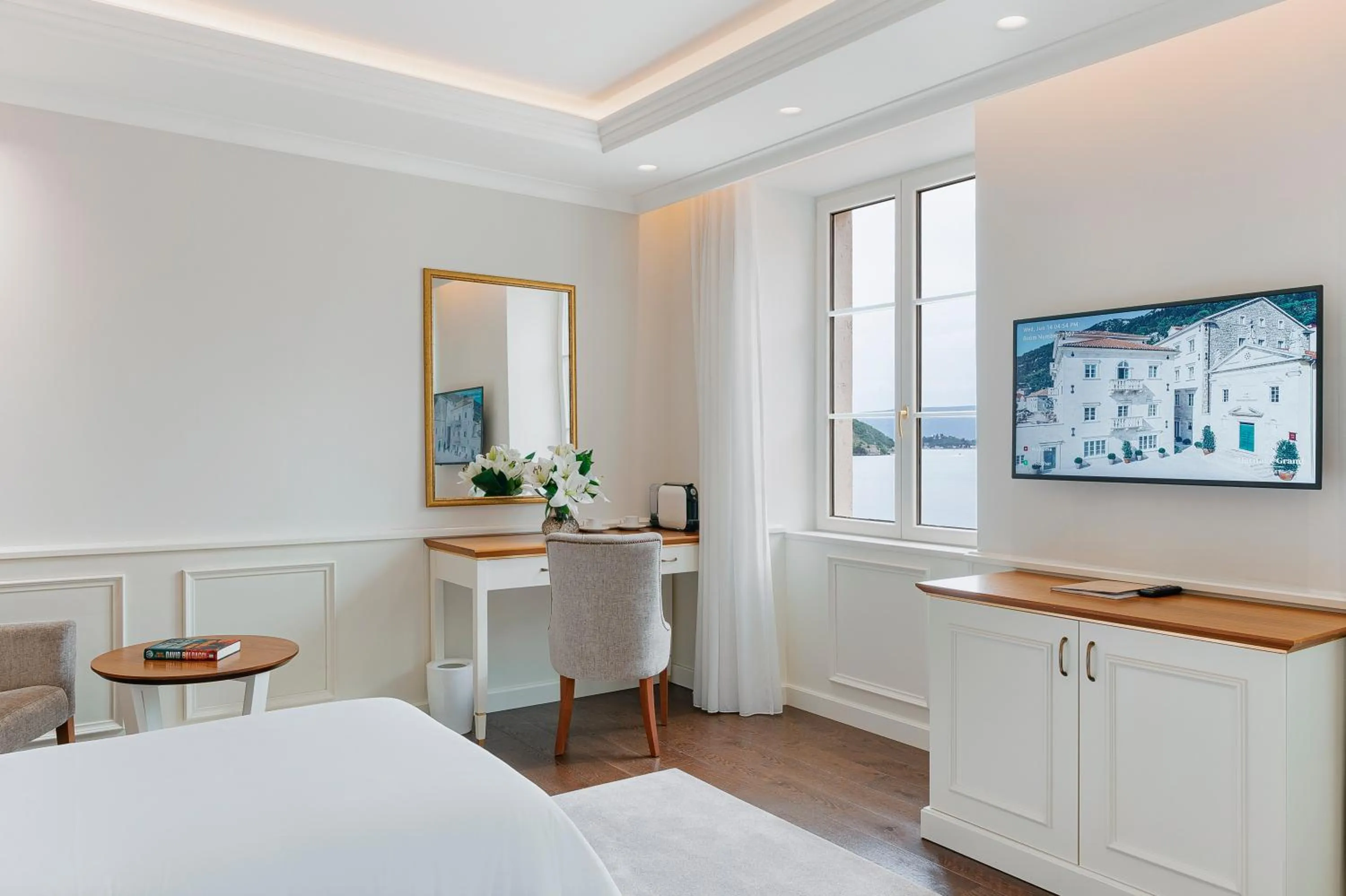 Photo of the whole room, Bed in Heritage Grand Perast By Rixos