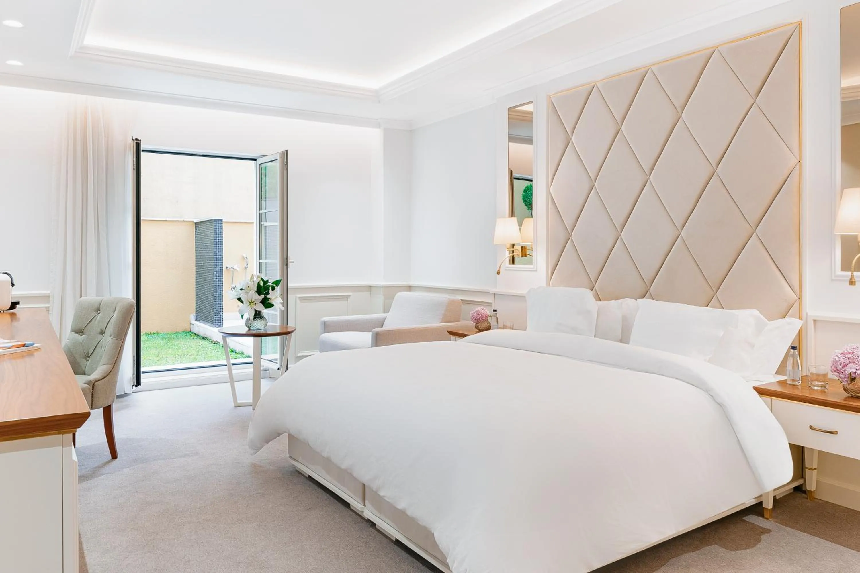 Photo of the whole room, Bed in Heritage Grand Perast By Rixos