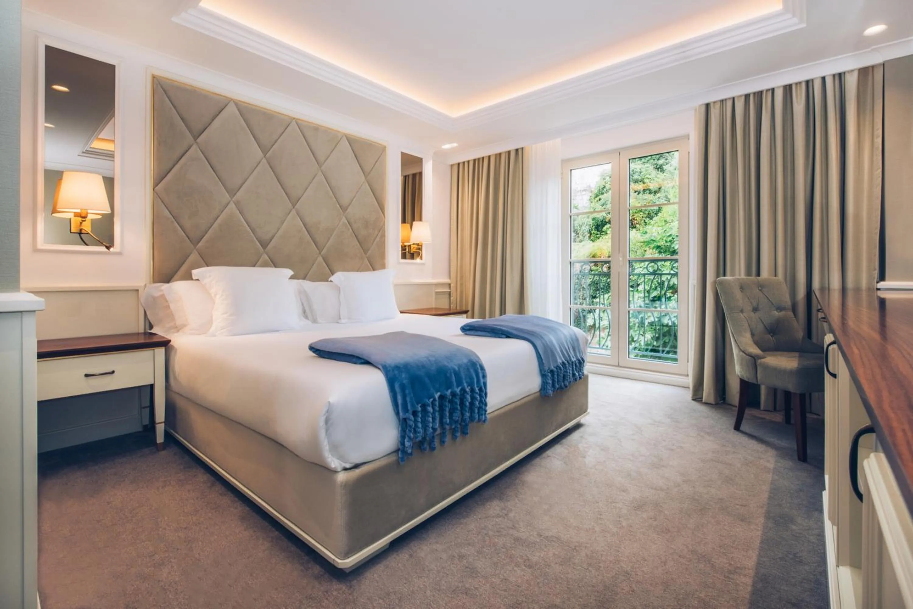 Garden view, Bed in Heritage Grand Perast By Rixos