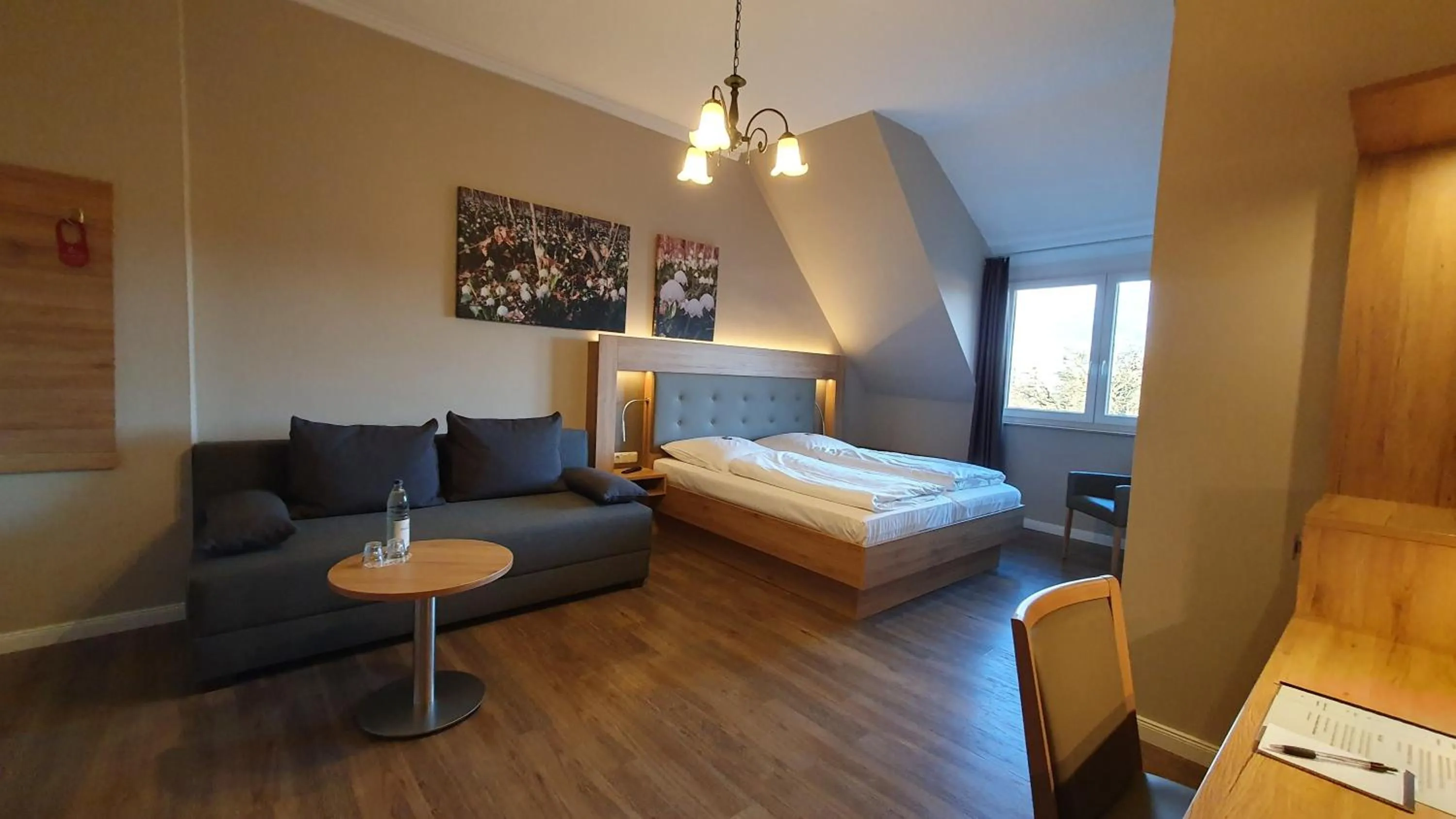 Photo of the whole room, Bed in Hotel An der Altstadt