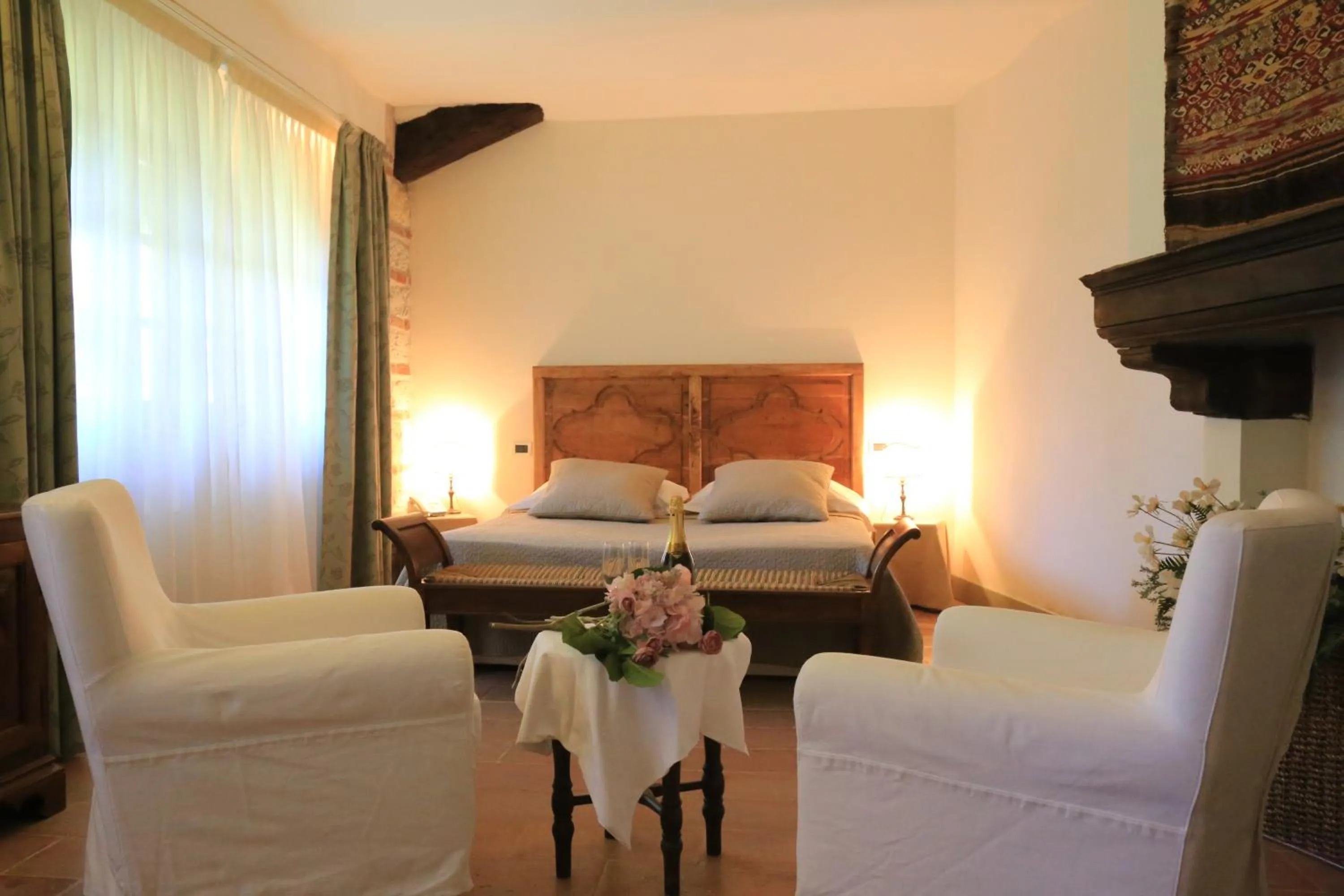 Photo of the whole room, Bed in Dimora Storica La Corte Delle 4 Stagioni