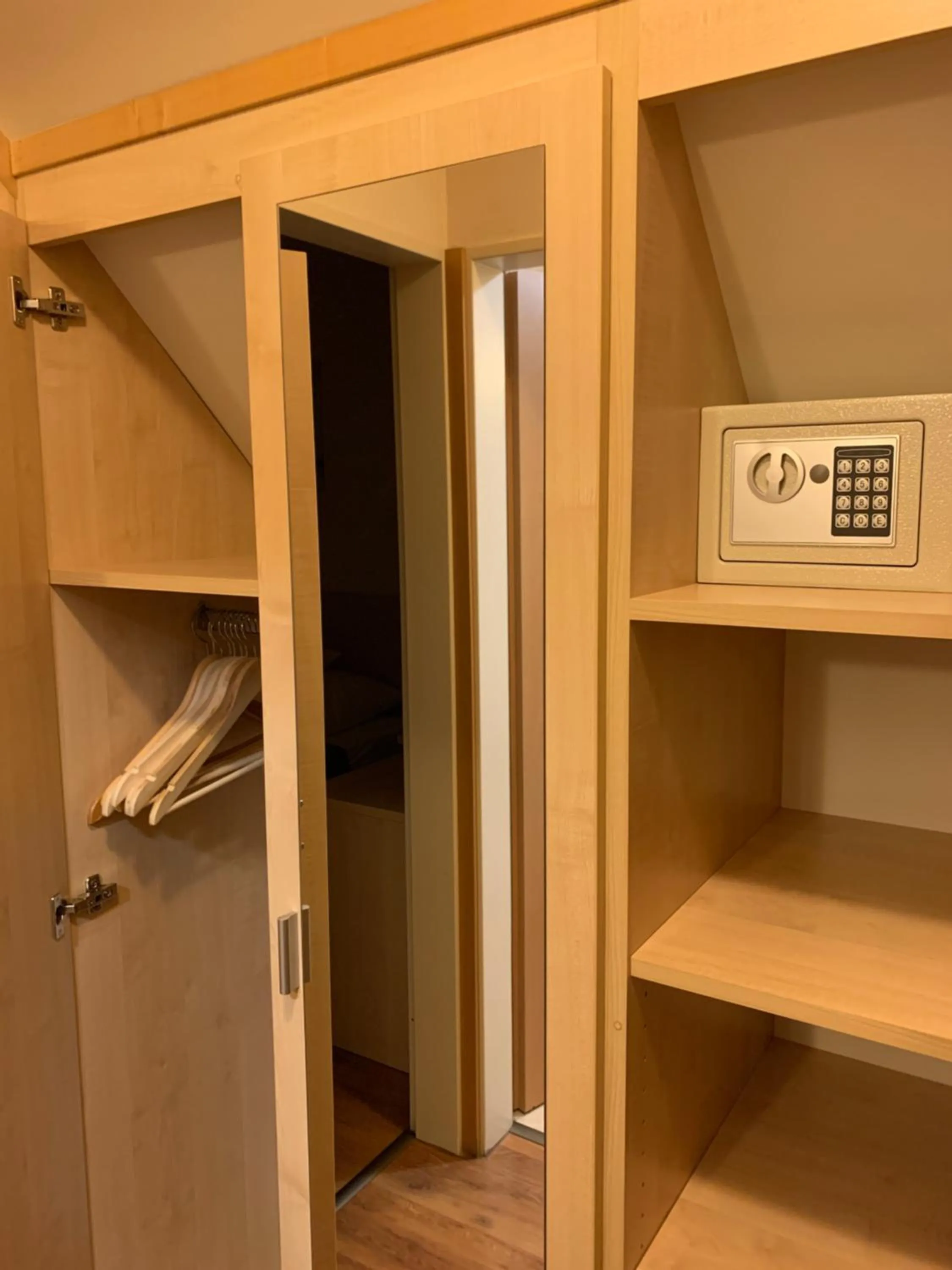 safe in Nimród Hotel és Ètterem