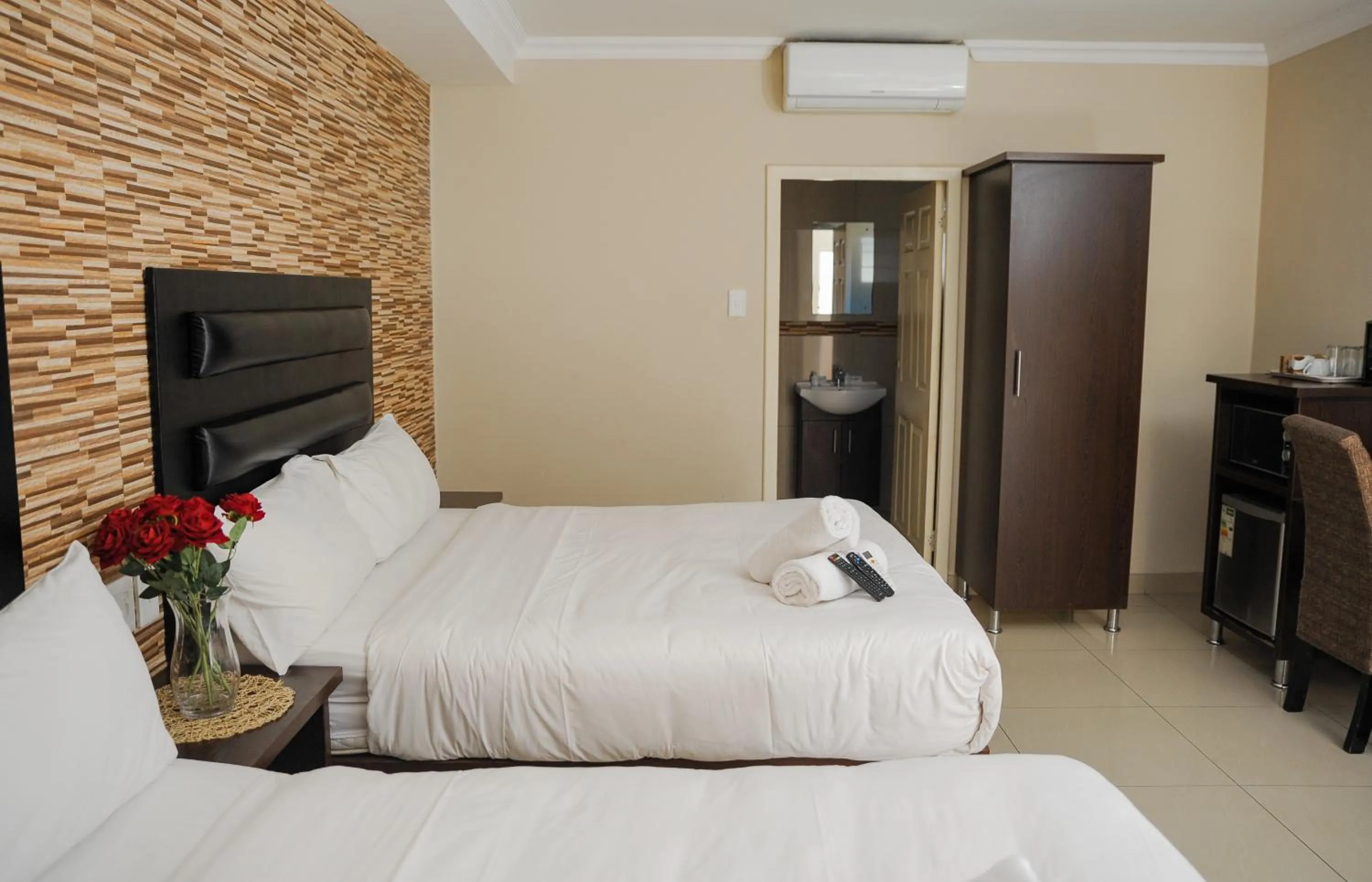 Inner courtyard view, Bed in Bayside Hotel Pietermaritzburg