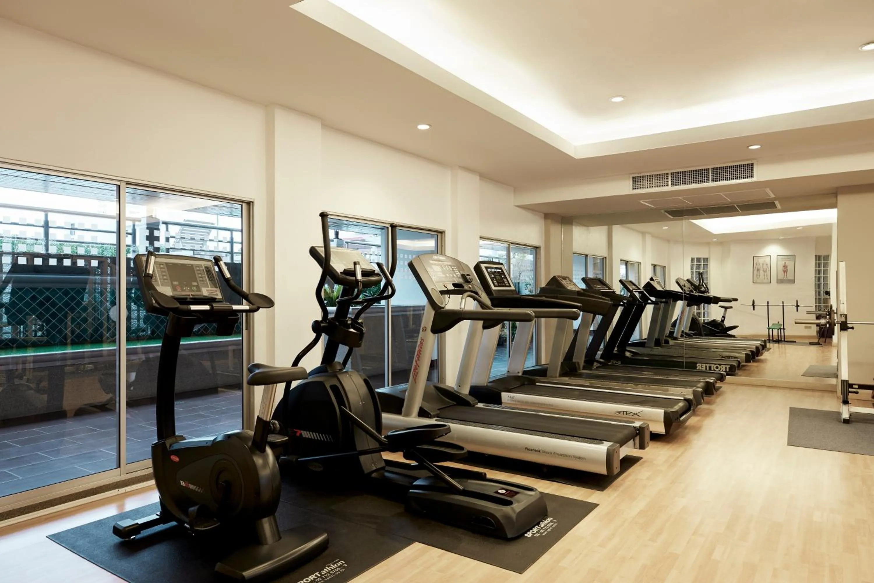 Fitness centre/facilities in BU Place Hotel