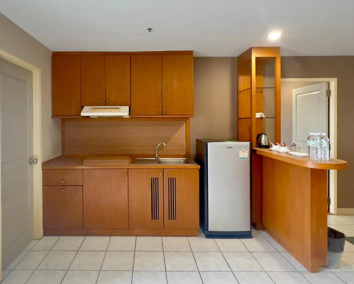 Kitchen or kitchenette in BU Place Hotel