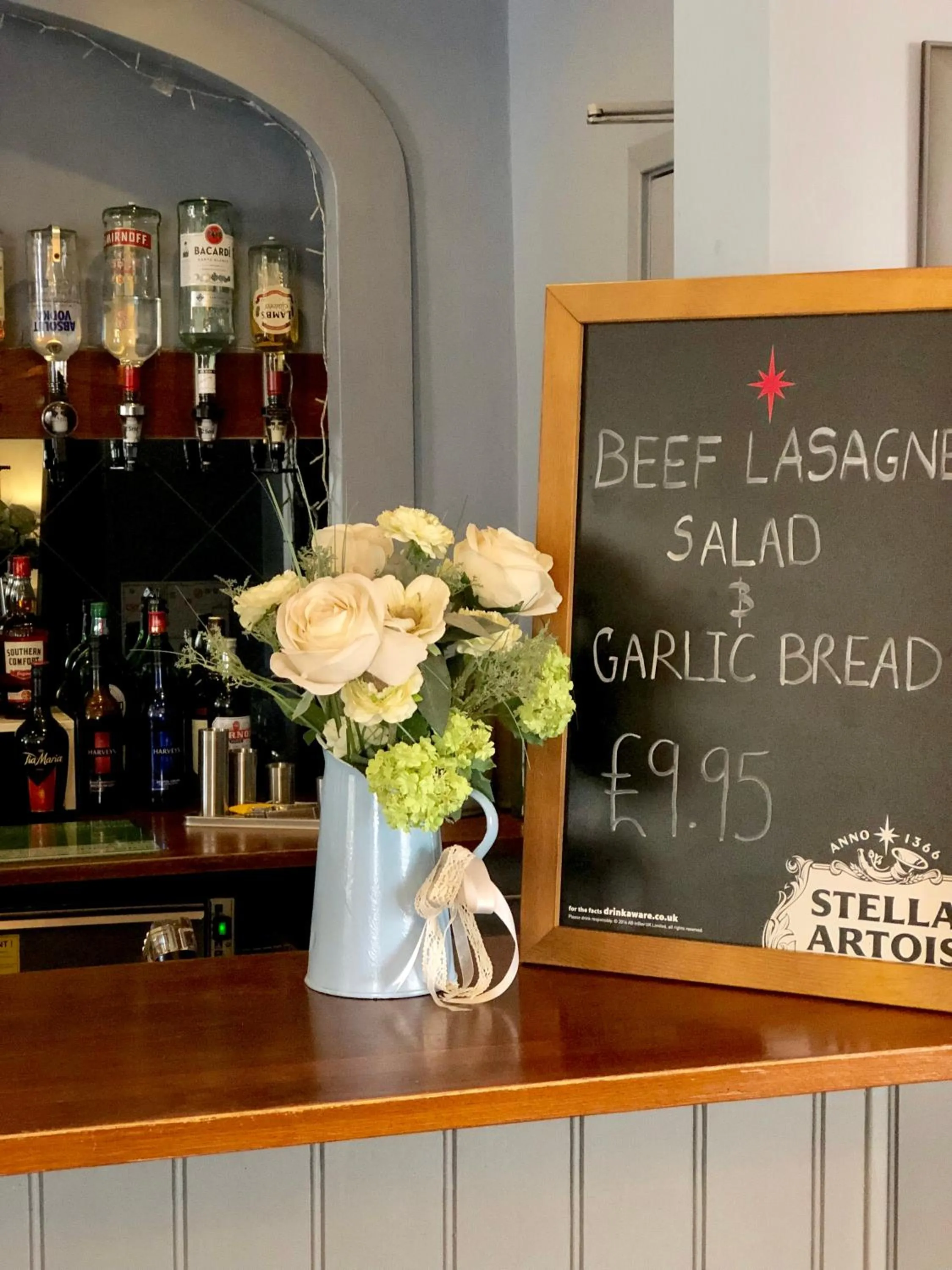 Lounge or bar in Pine Lodge Hotel & Restaurant Mansfield