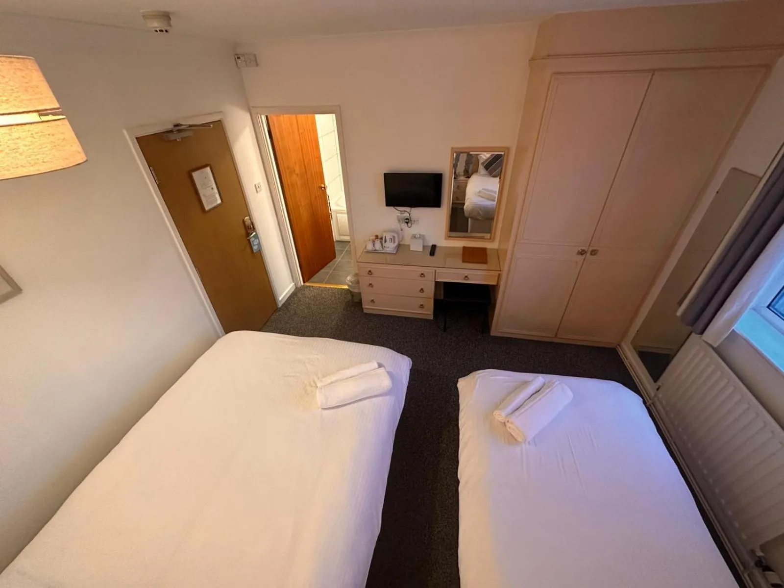 Bed in Pine Lodge Hotel & Restaurant Mansfield