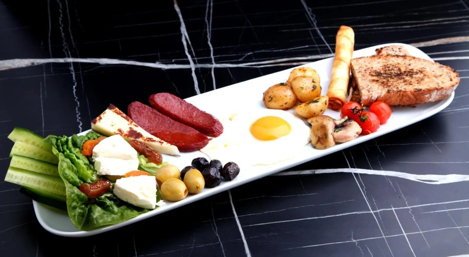 Breakfast in Pine Lodge Hotel & Restaurant Mansfield