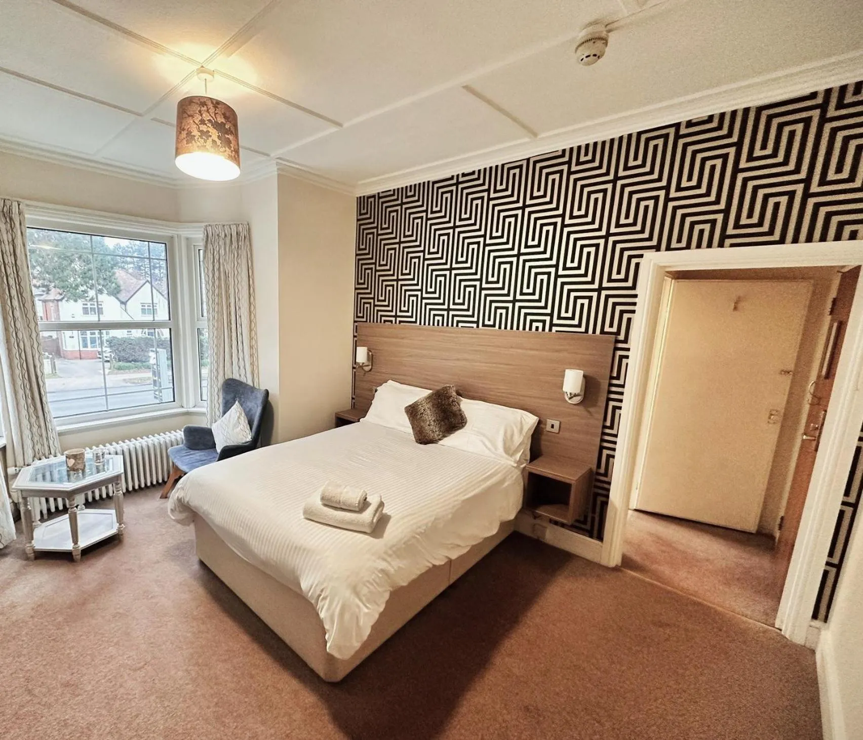 Bed in Pine Lodge Hotel & Restaurant Mansfield