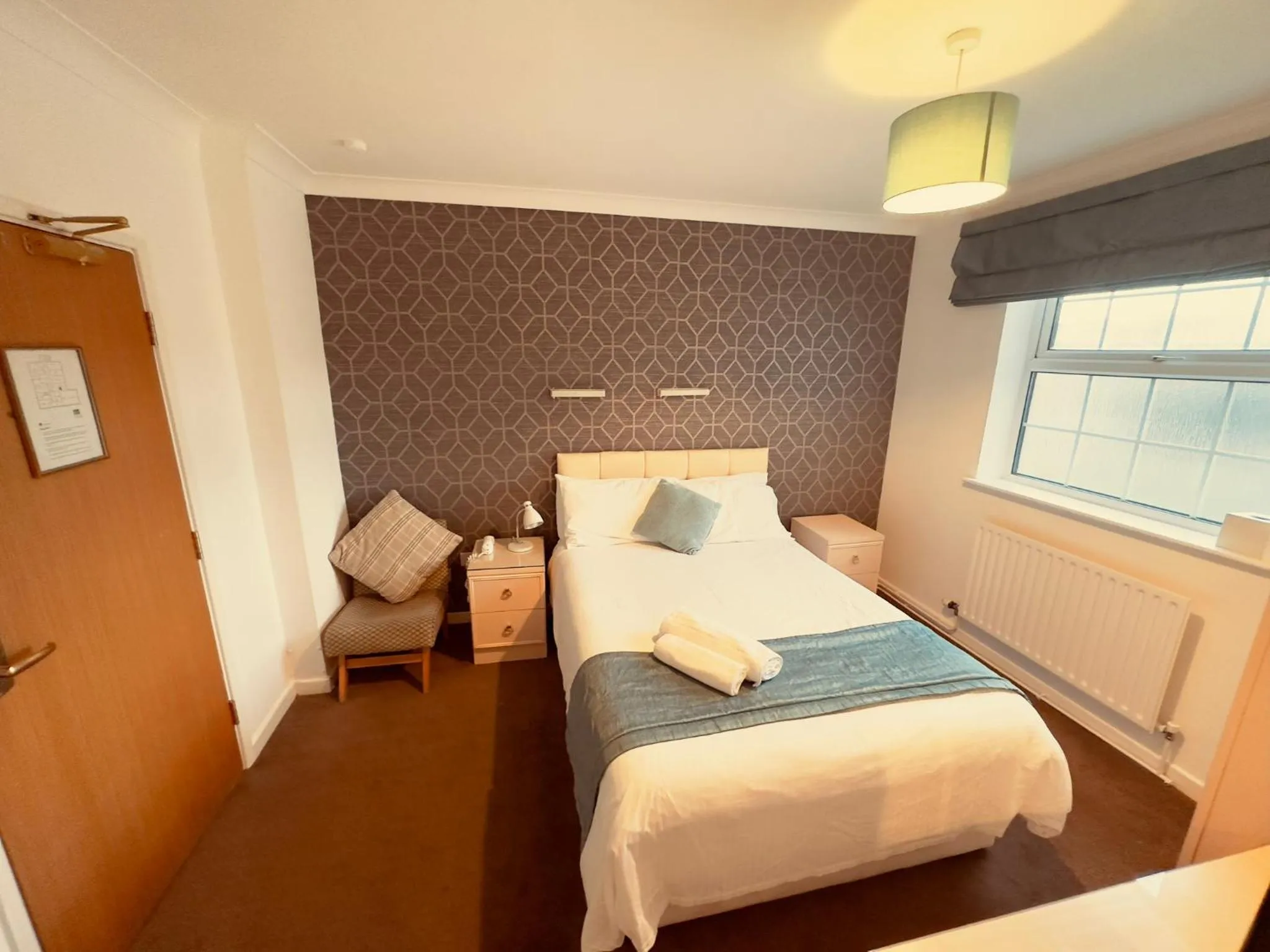 Bed in Pine Lodge Hotel & Restaurant Mansfield