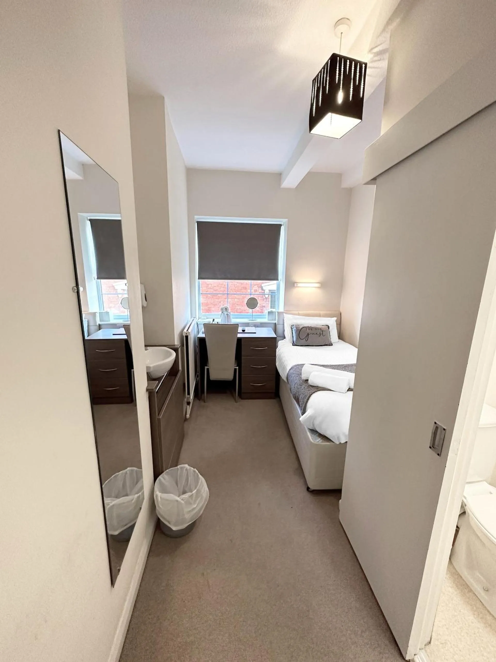 Bedroom, Bed in Pine Lodge Hotel & Restaurant Mansfield