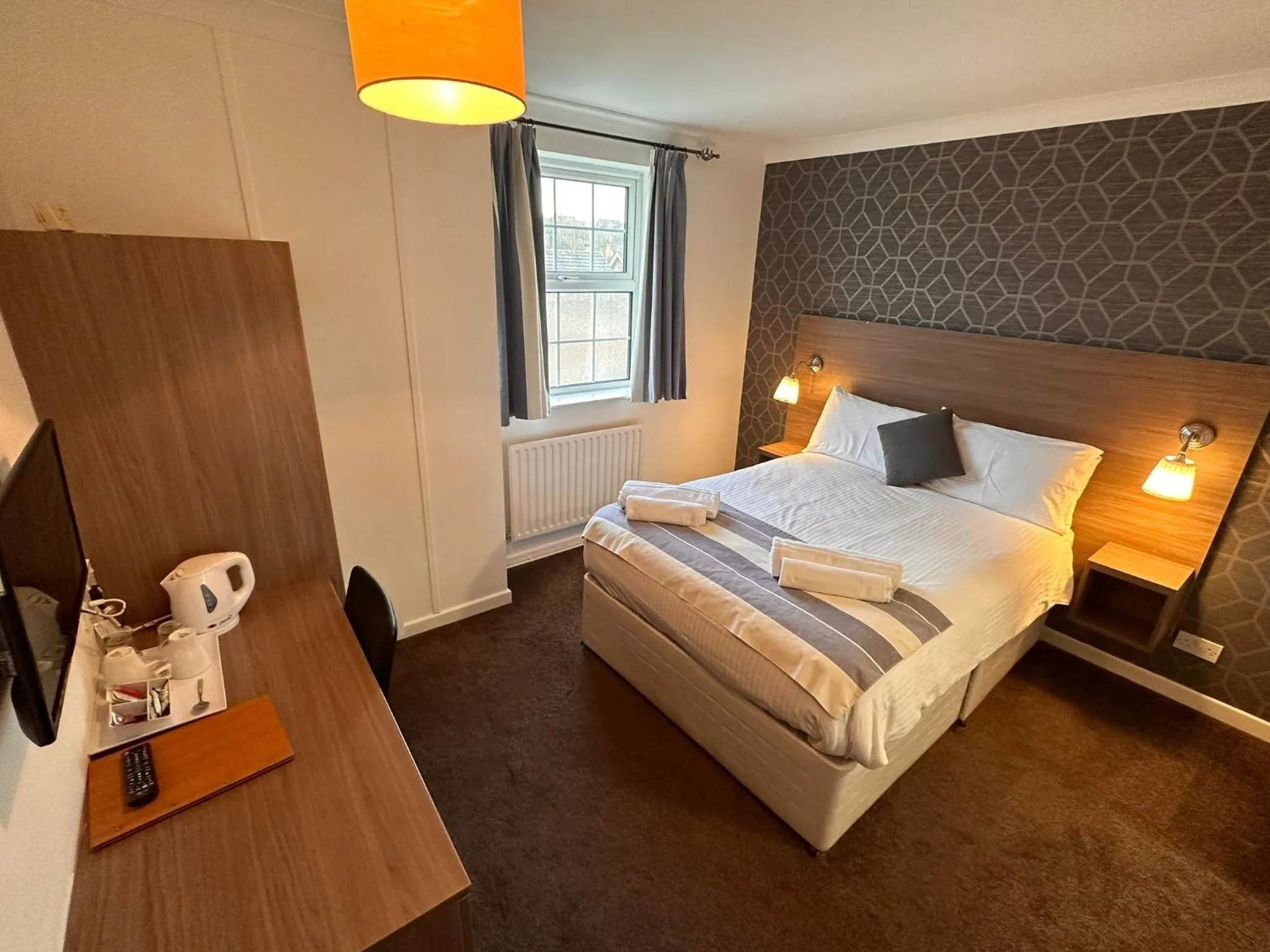 Bed in Pine Lodge Hotel & Restaurant Mansfield