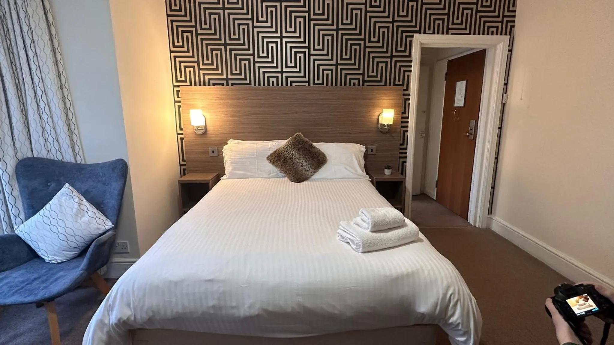 Bed in Pine Lodge Hotel & Restaurant Mansfield