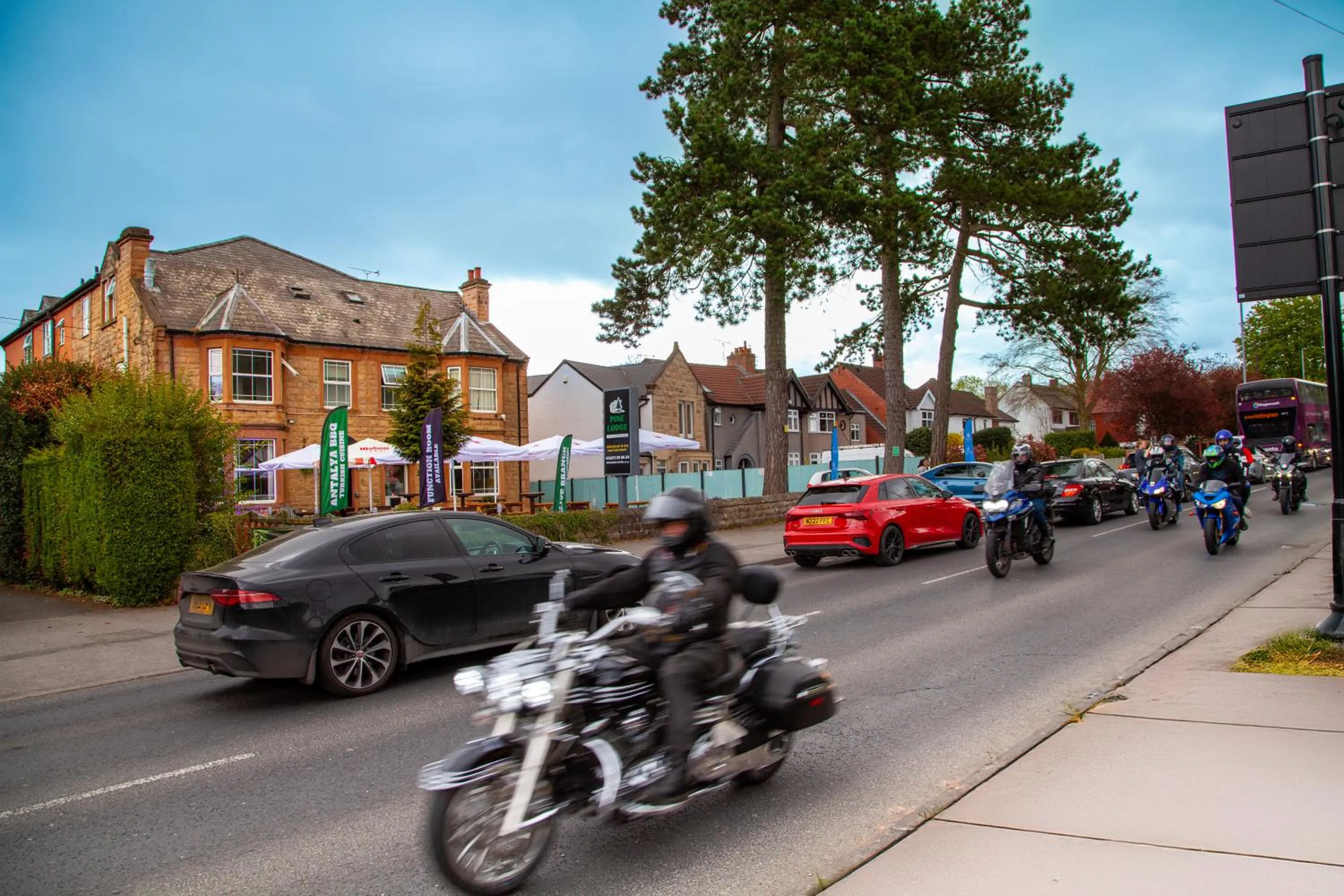 Property building in Pine Lodge Hotel & Restaurant Mansfield