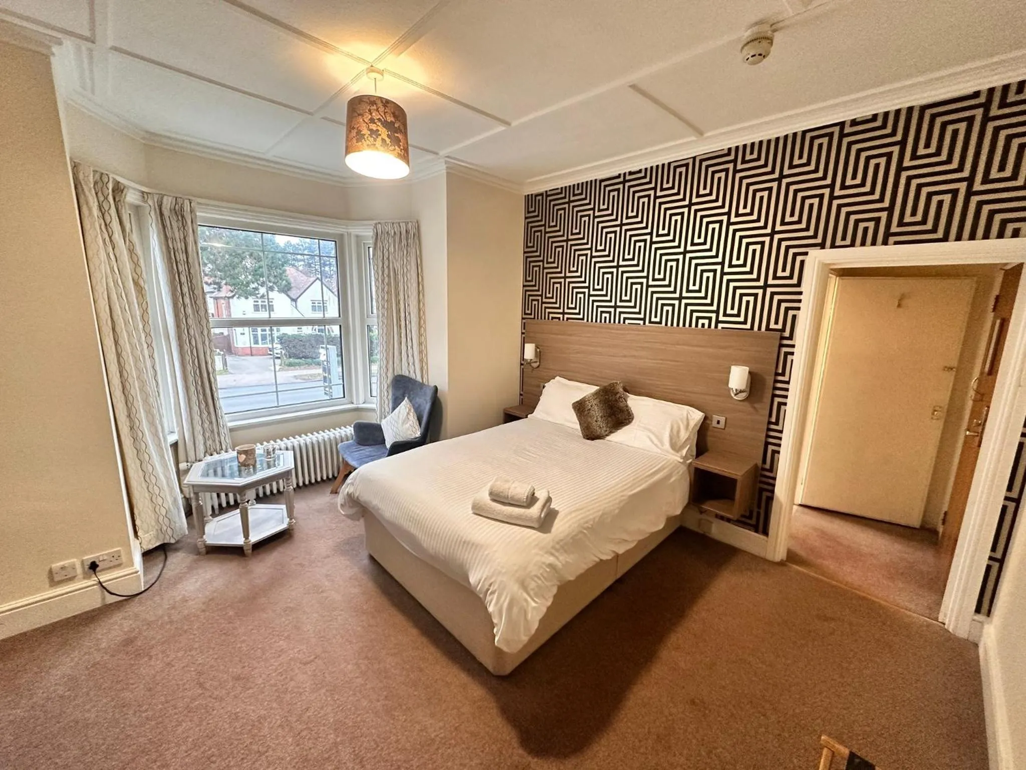 Bed in Pine Lodge Hotel & Restaurant Mansfield