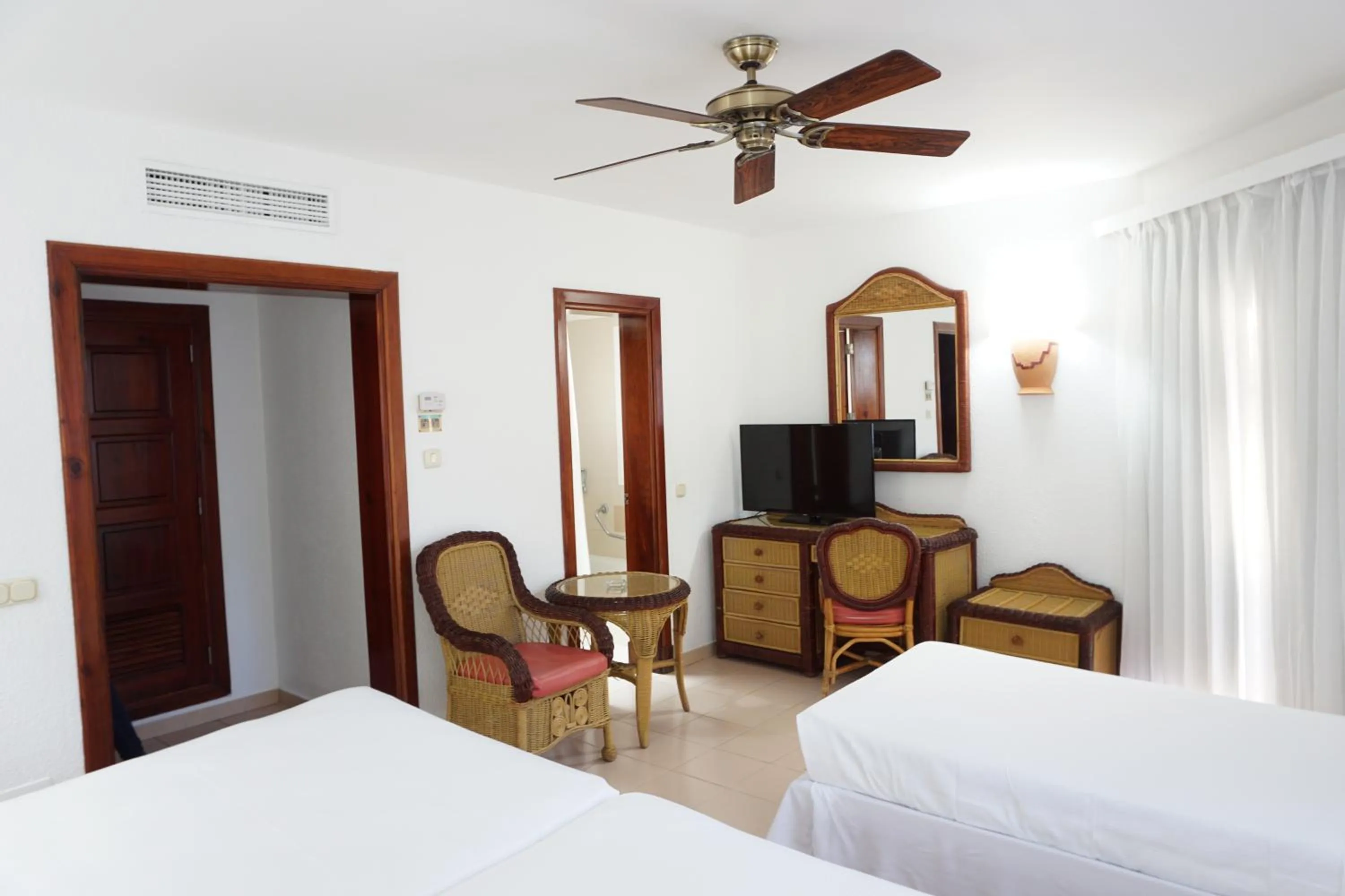 Photo of the whole room, Bed in Playabachata