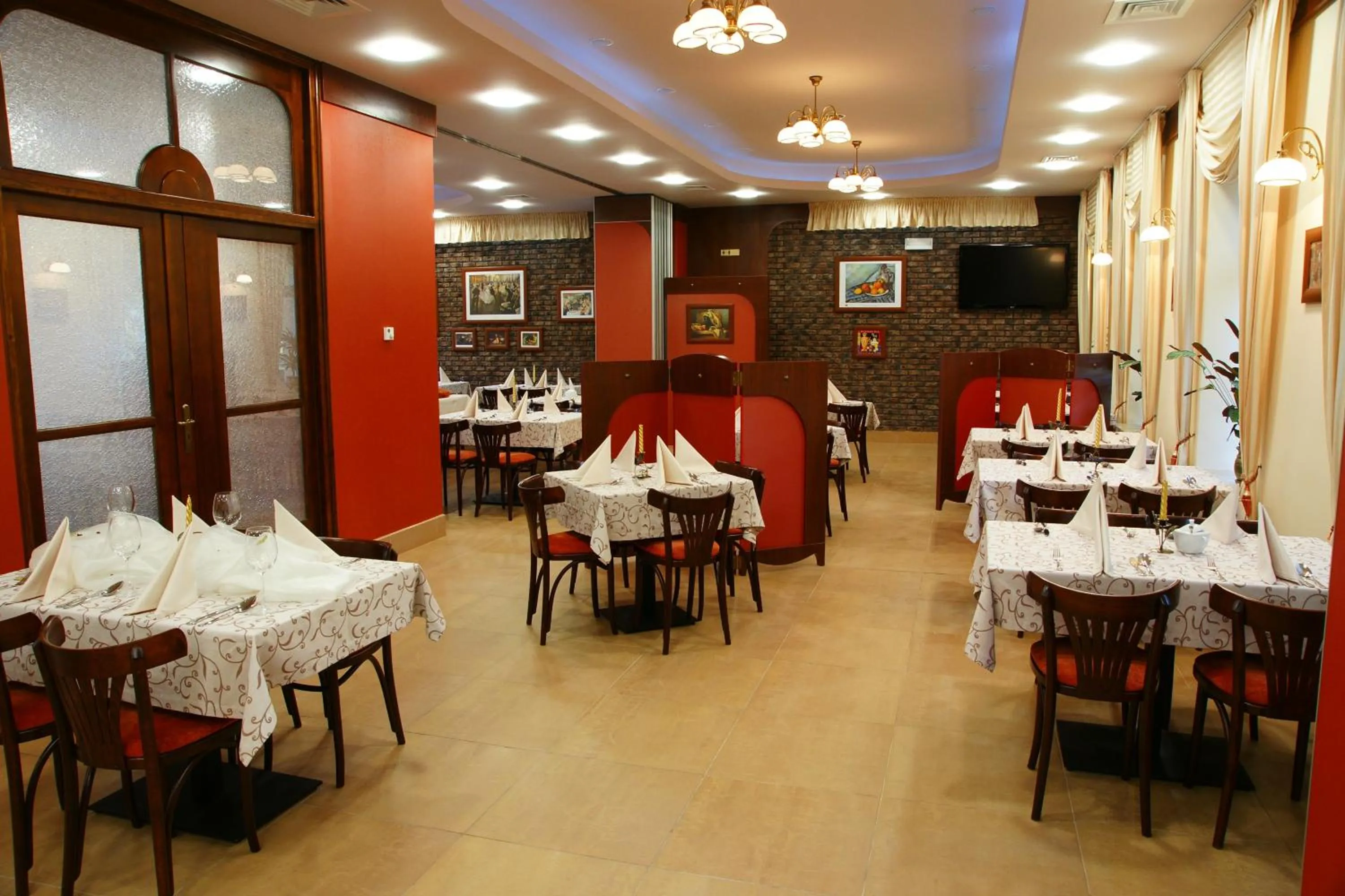 Restaurant/places to eat in Hotel Carskie Koszary