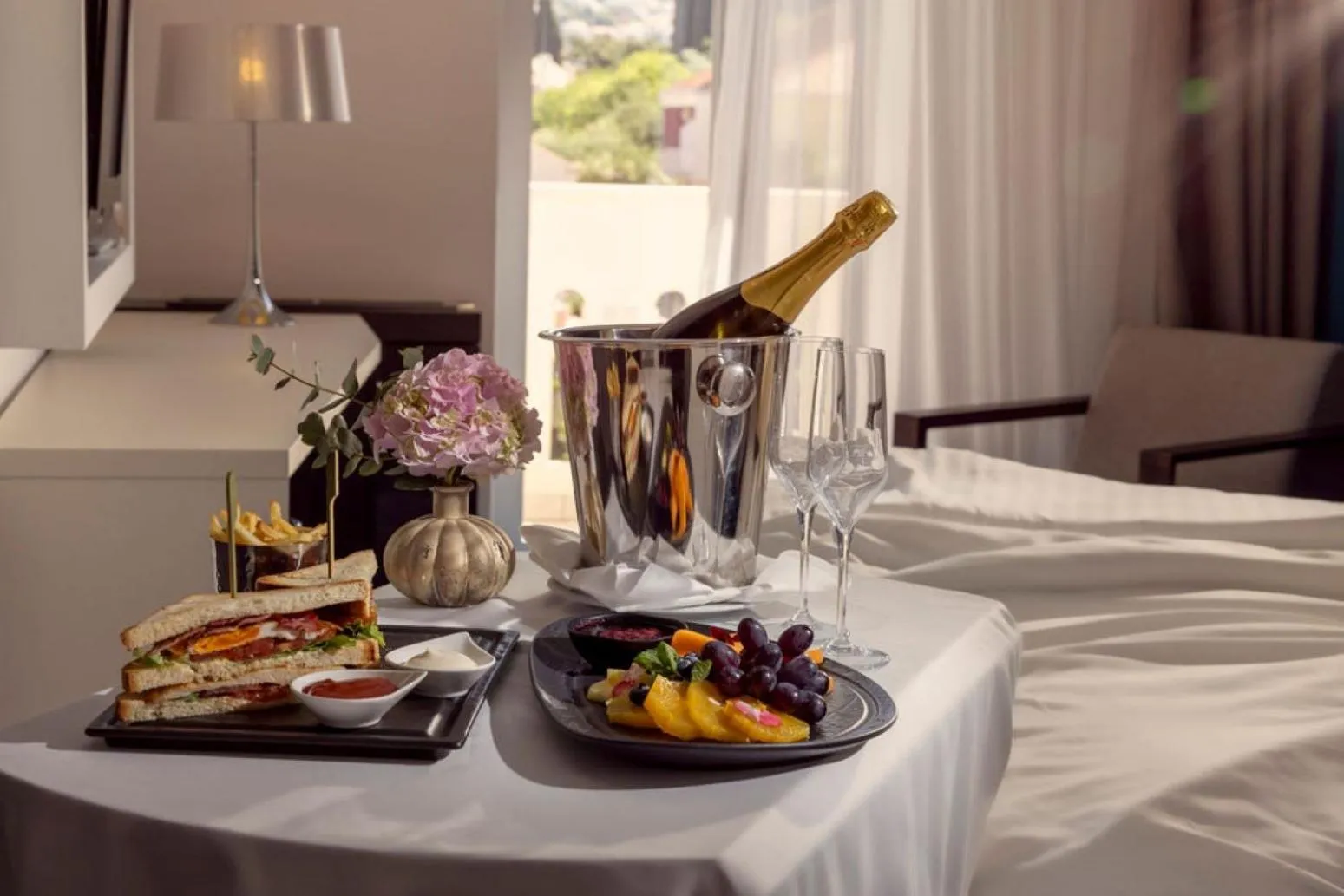 Property building, Bed in Hotel Lapad