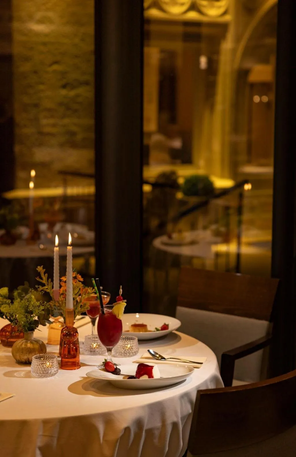 Restaurant/places to eat in Hotel Lapad