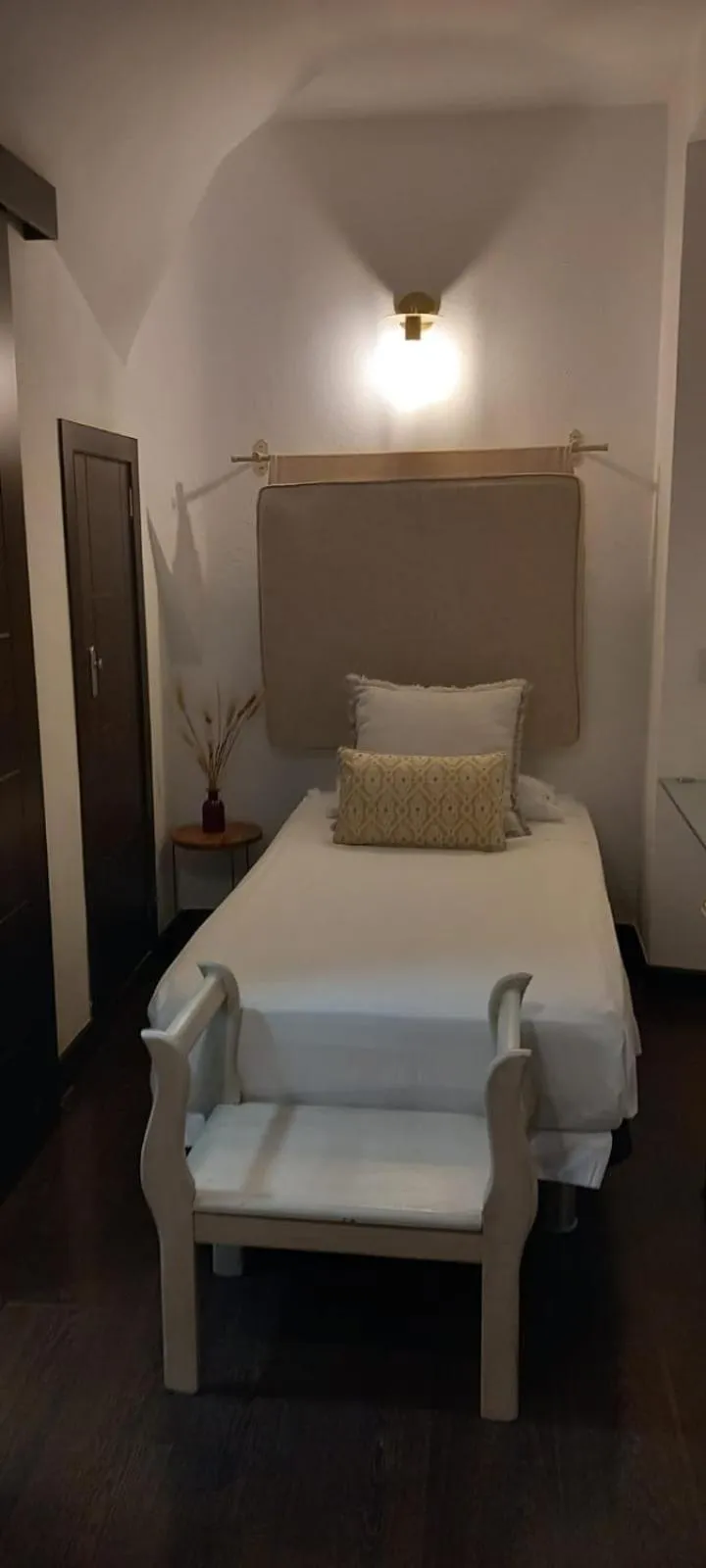 Bed in HOTEL BOUTIQUE ALMA ANDALUSí
