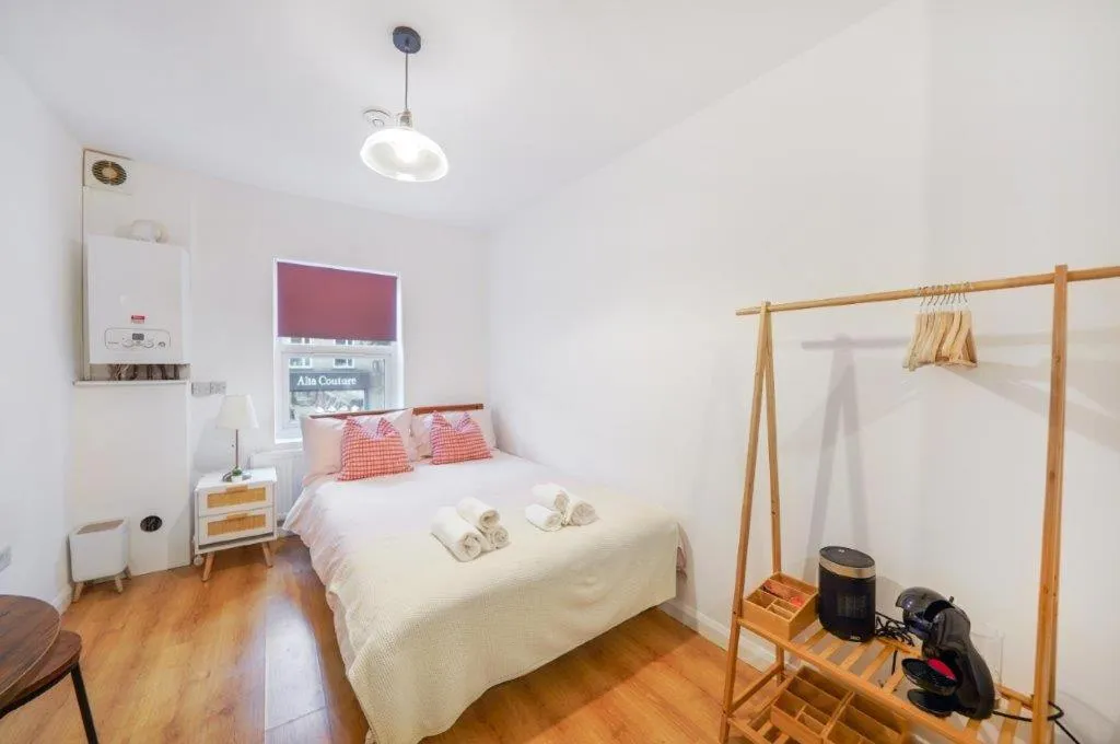 Double Room with Shared Bathroom in Central Comfort Rooms