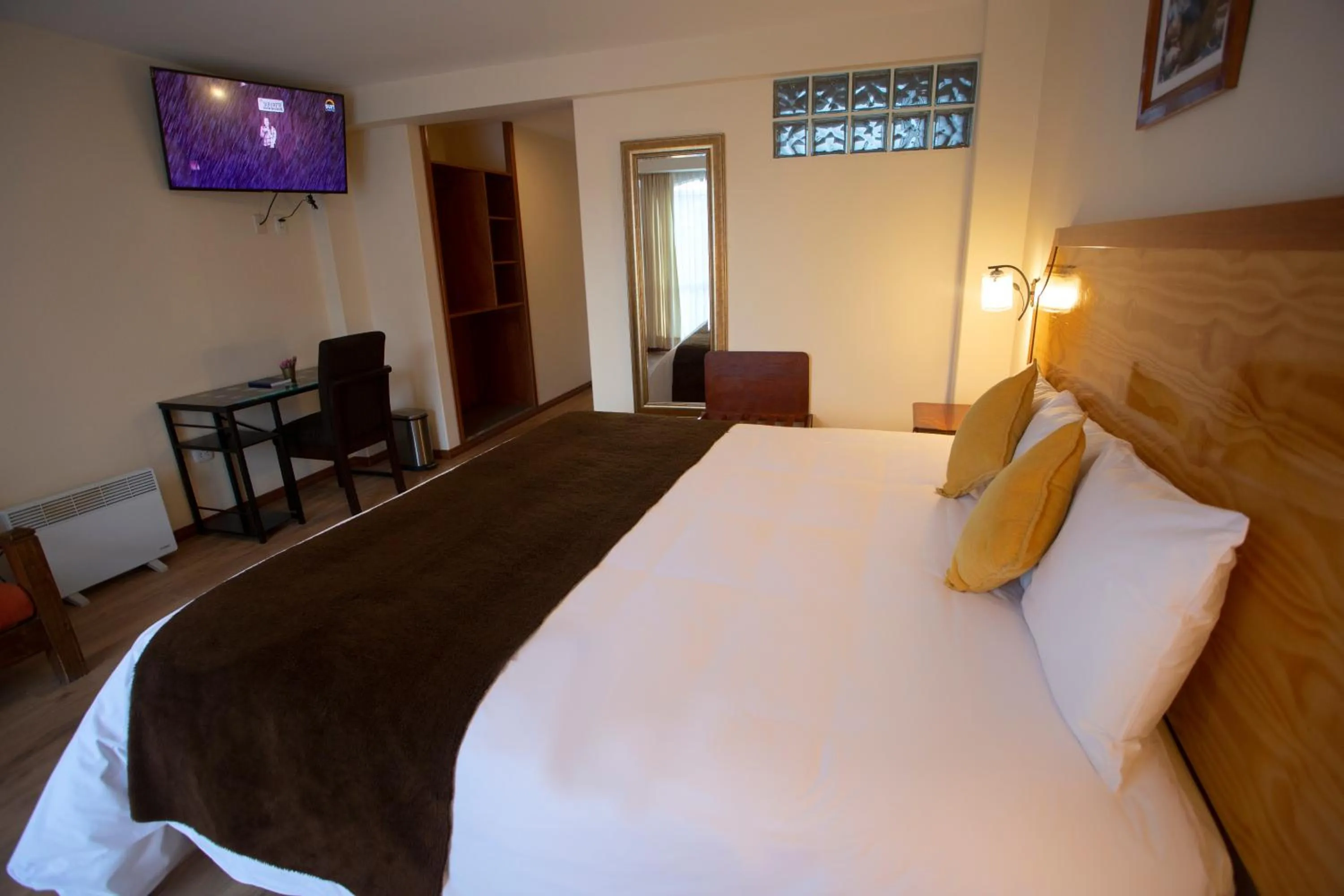 heating, Bed in Sol Plaza Hotel