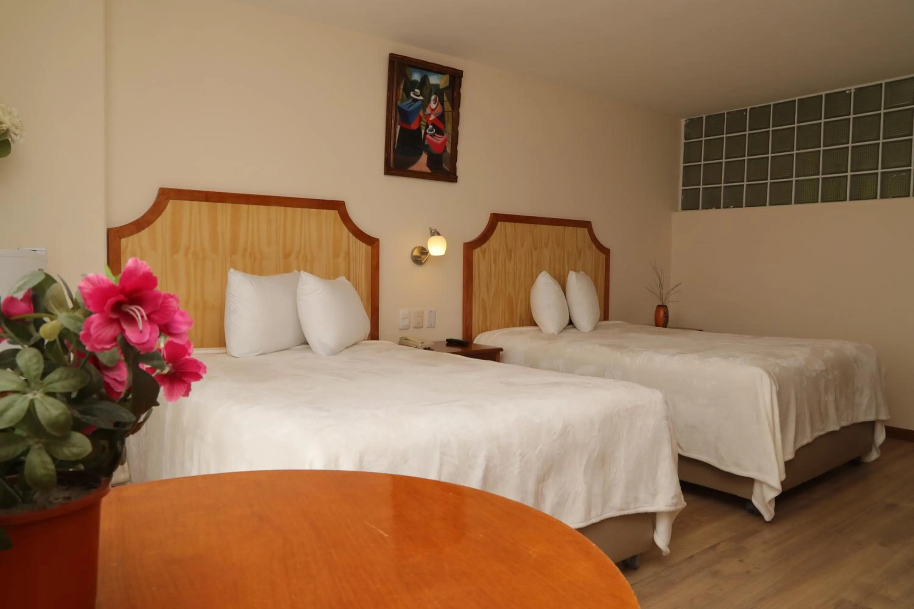 Bed in Sol Plaza Hotel