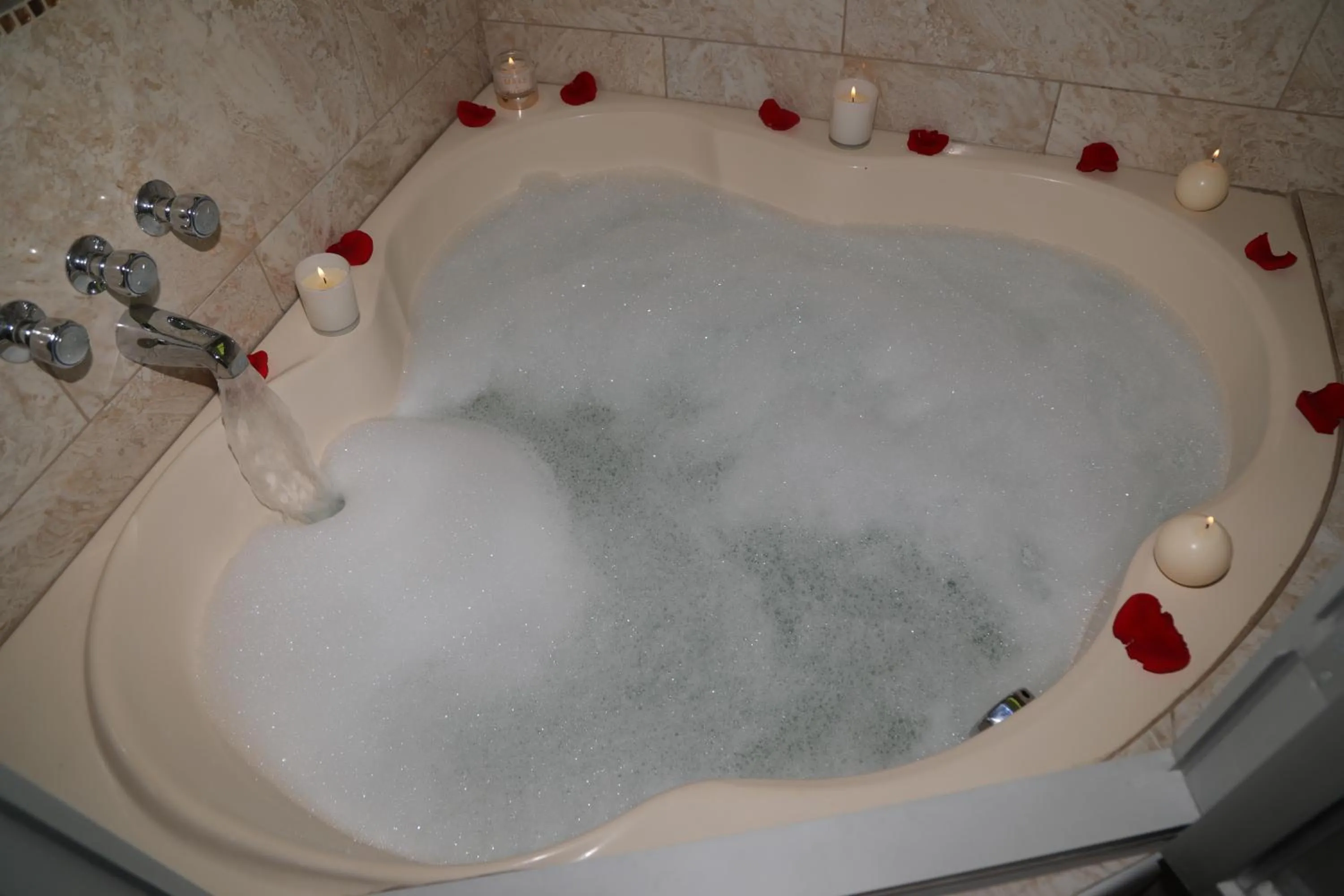 Shower in Sol Plaza Hotel