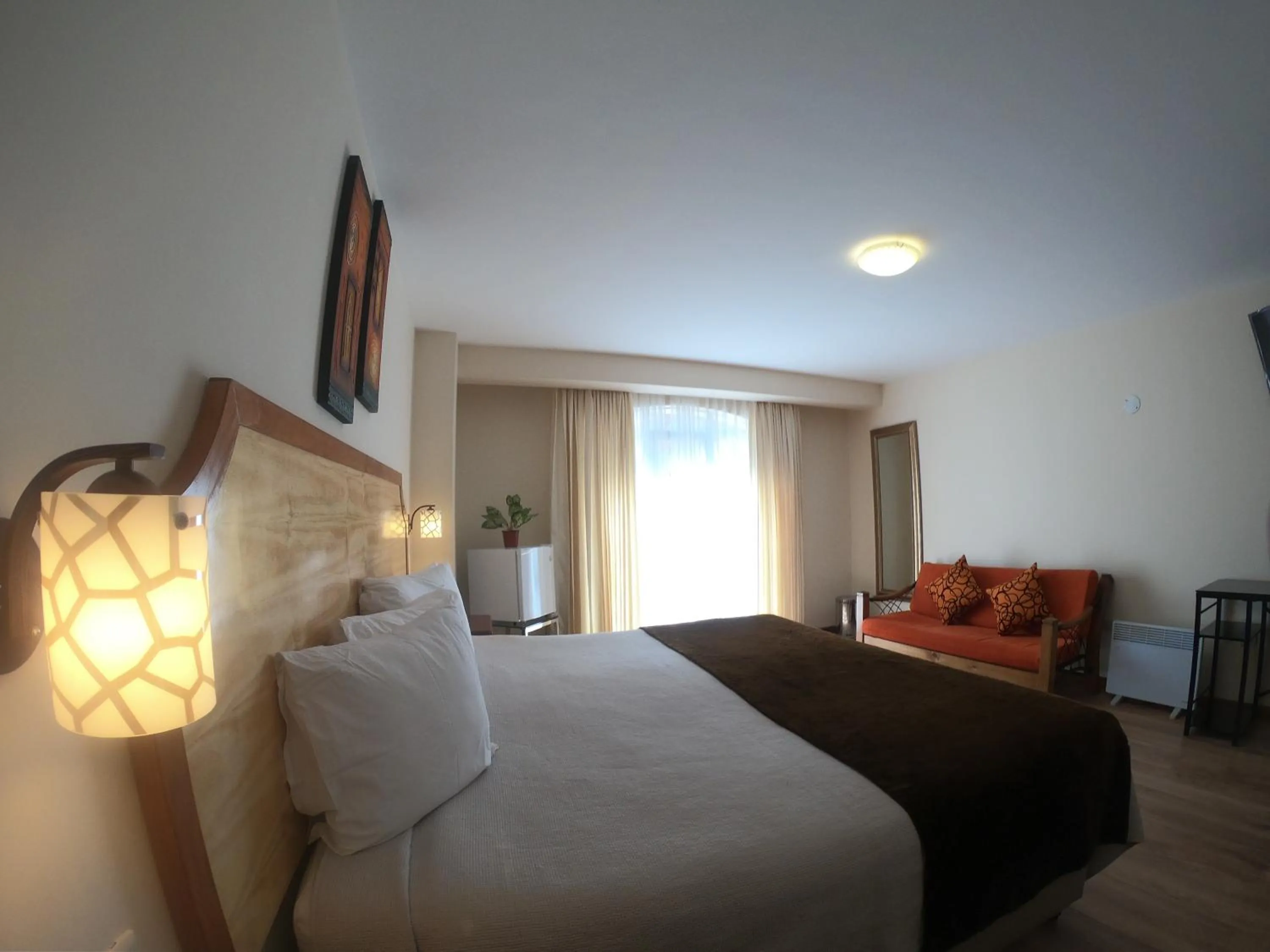 Bed in Sol Plaza Hotel