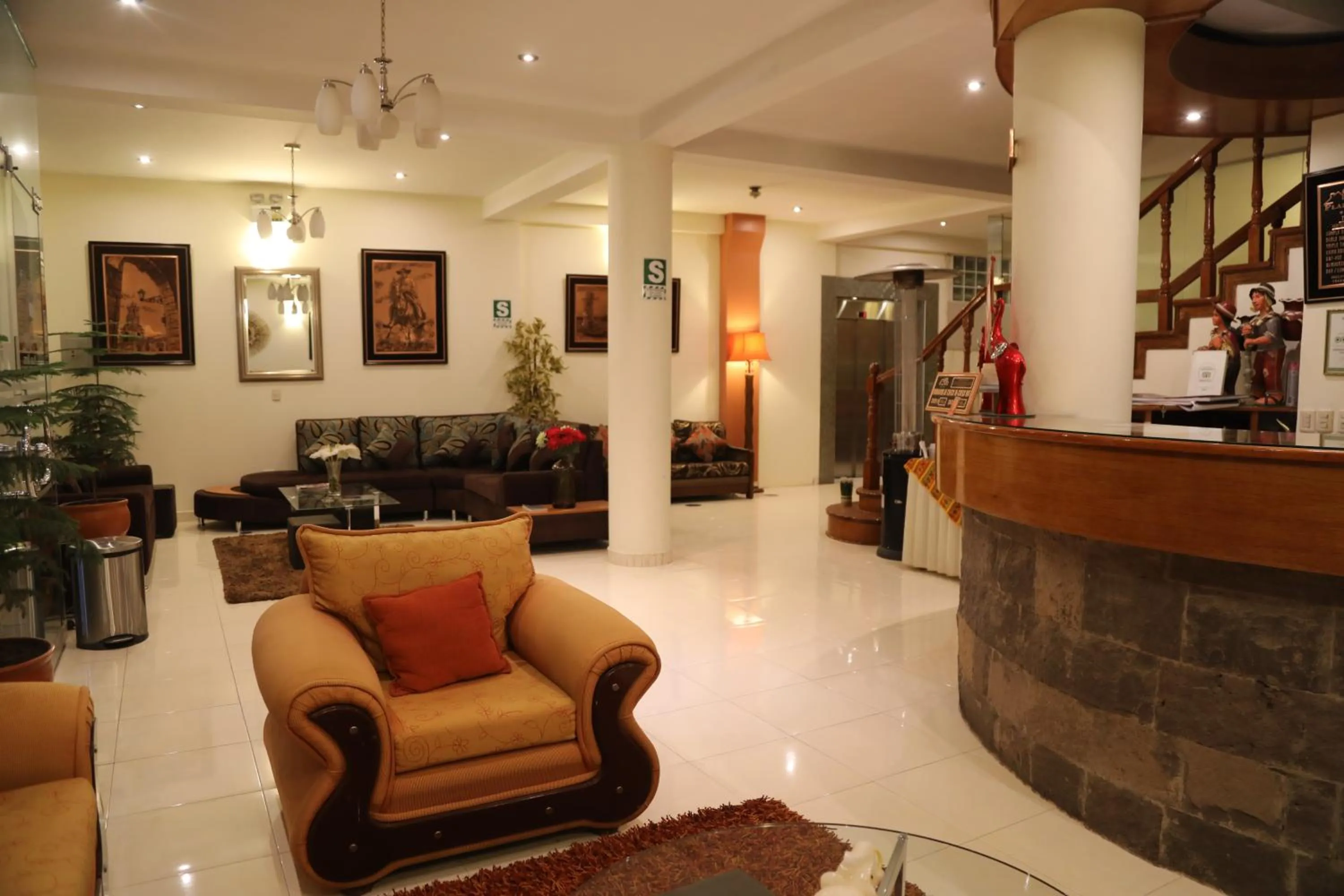 Lobby or reception in Sol Plaza Hotel