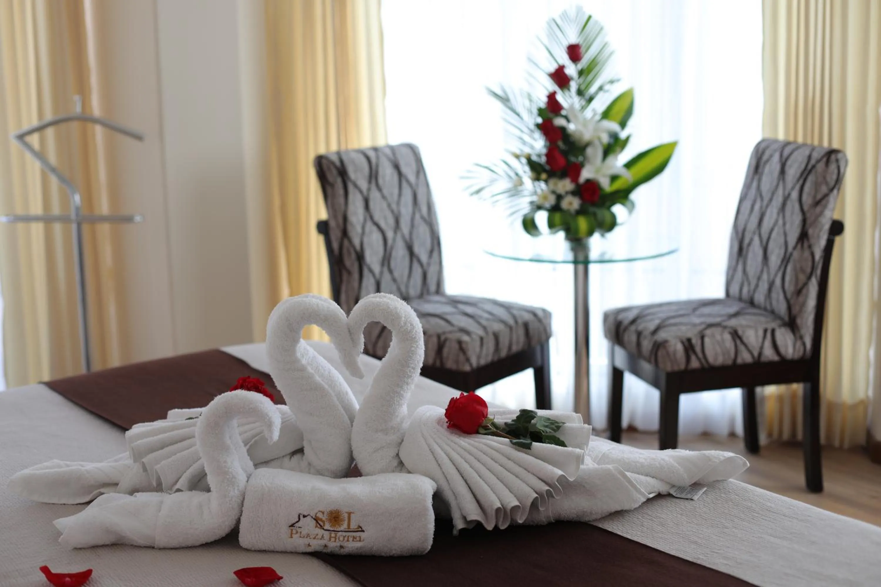 Decorative detail, Bed in Sol Plaza Hotel