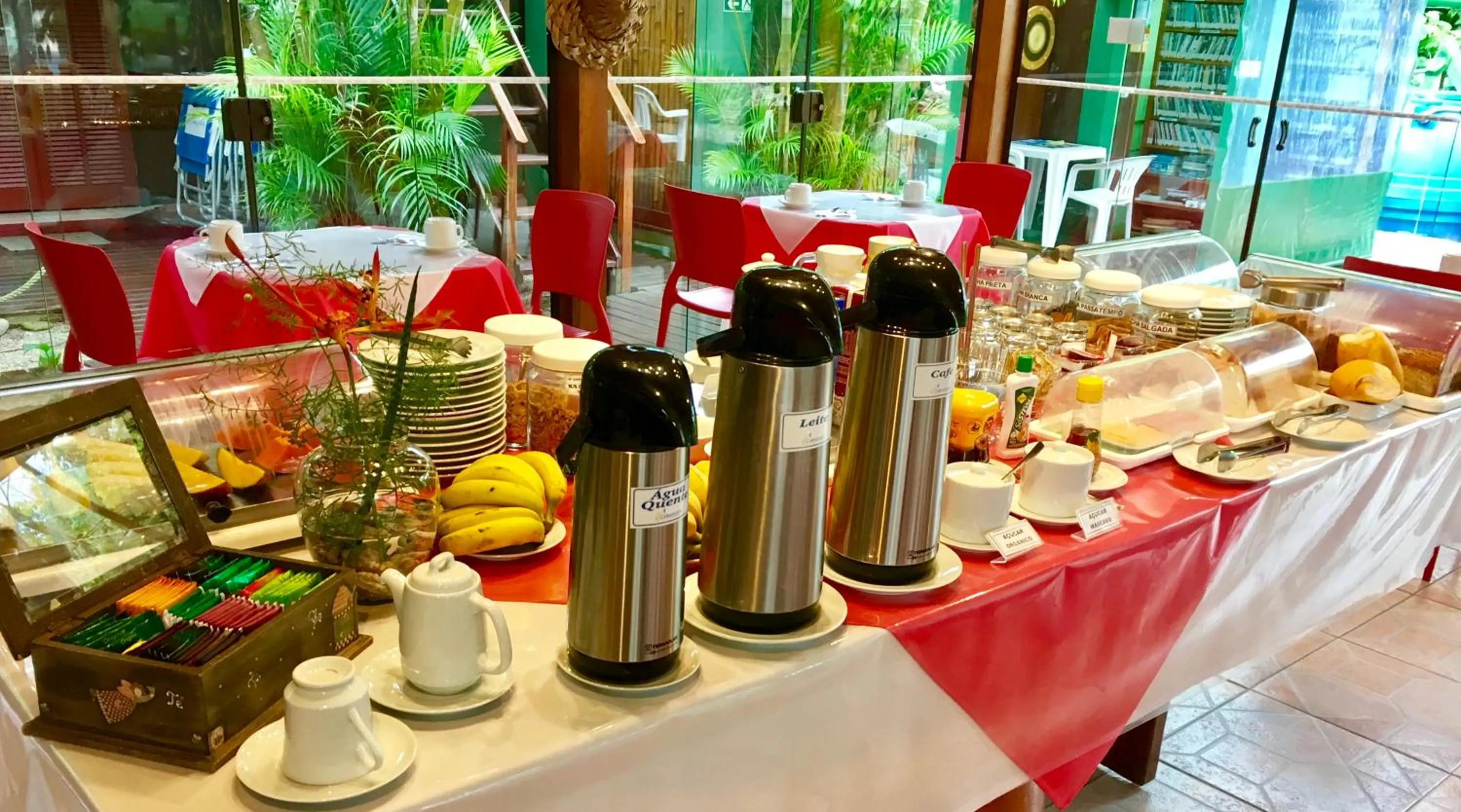 Buffet breakfast in Complexo de Pousadas Caraguatá