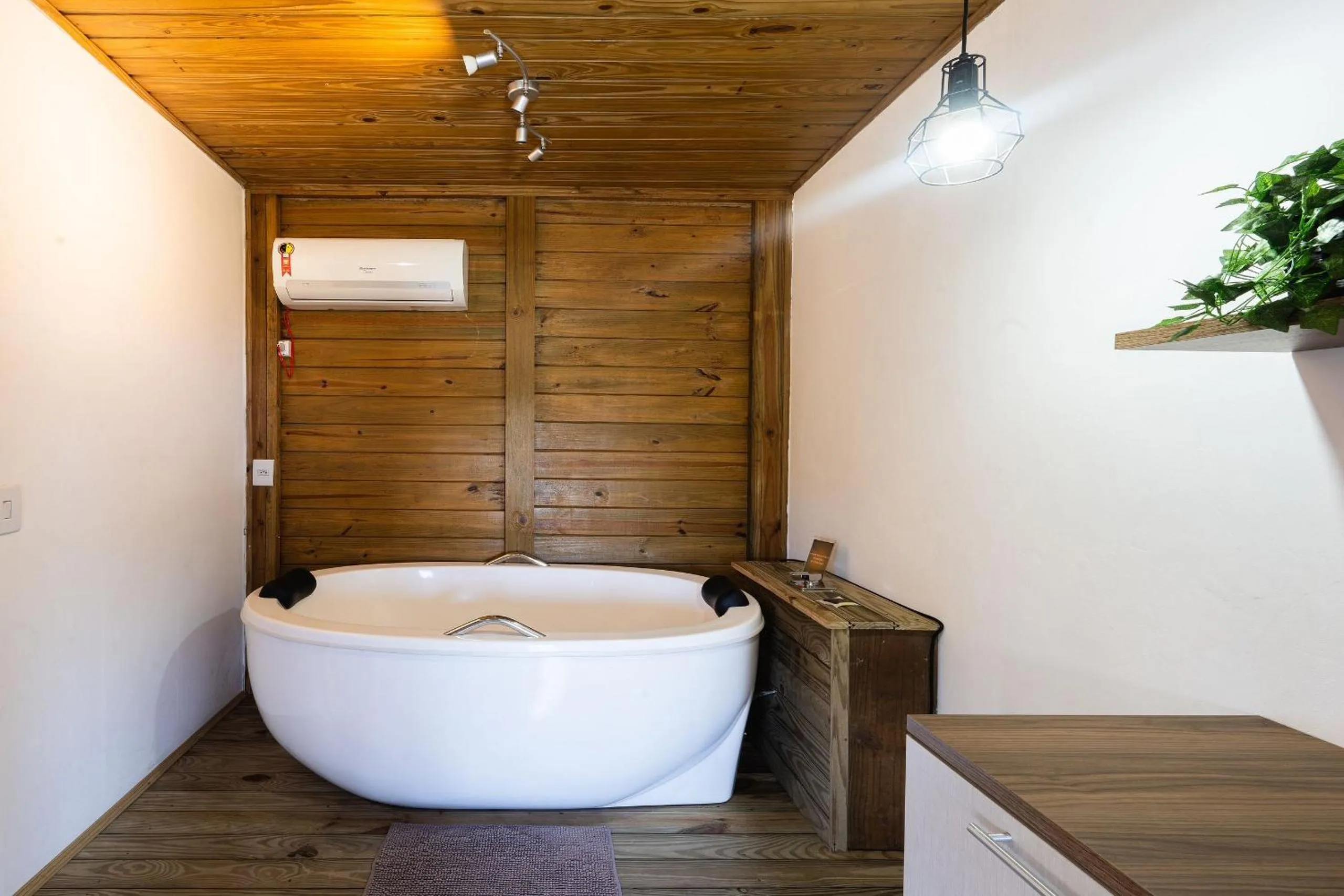 Hot Tub in Pousada Solar dos Lírios - Praia do Rosa