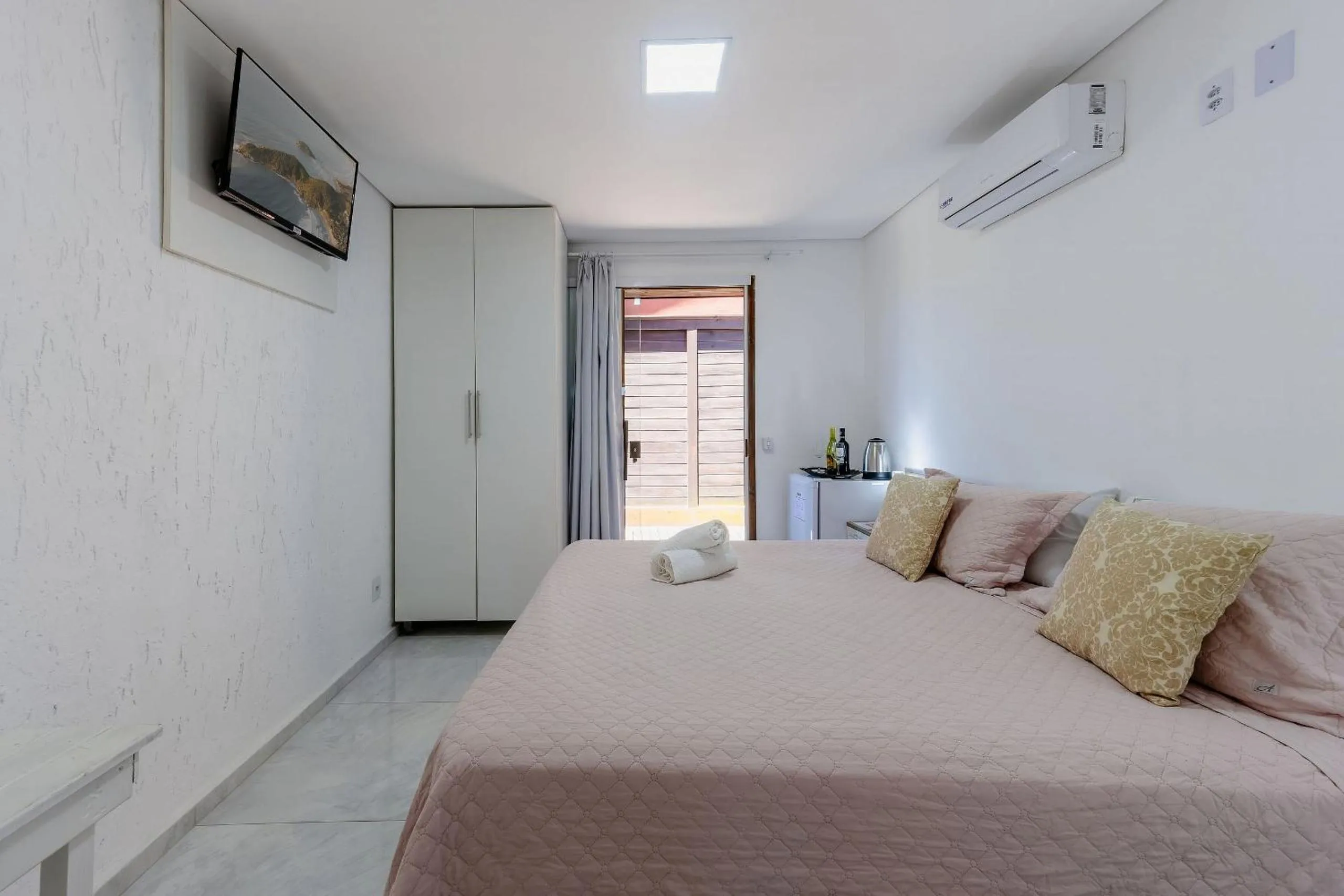 Bedroom, Bed in Pousada Solar dos Lírios - Praia do Rosa