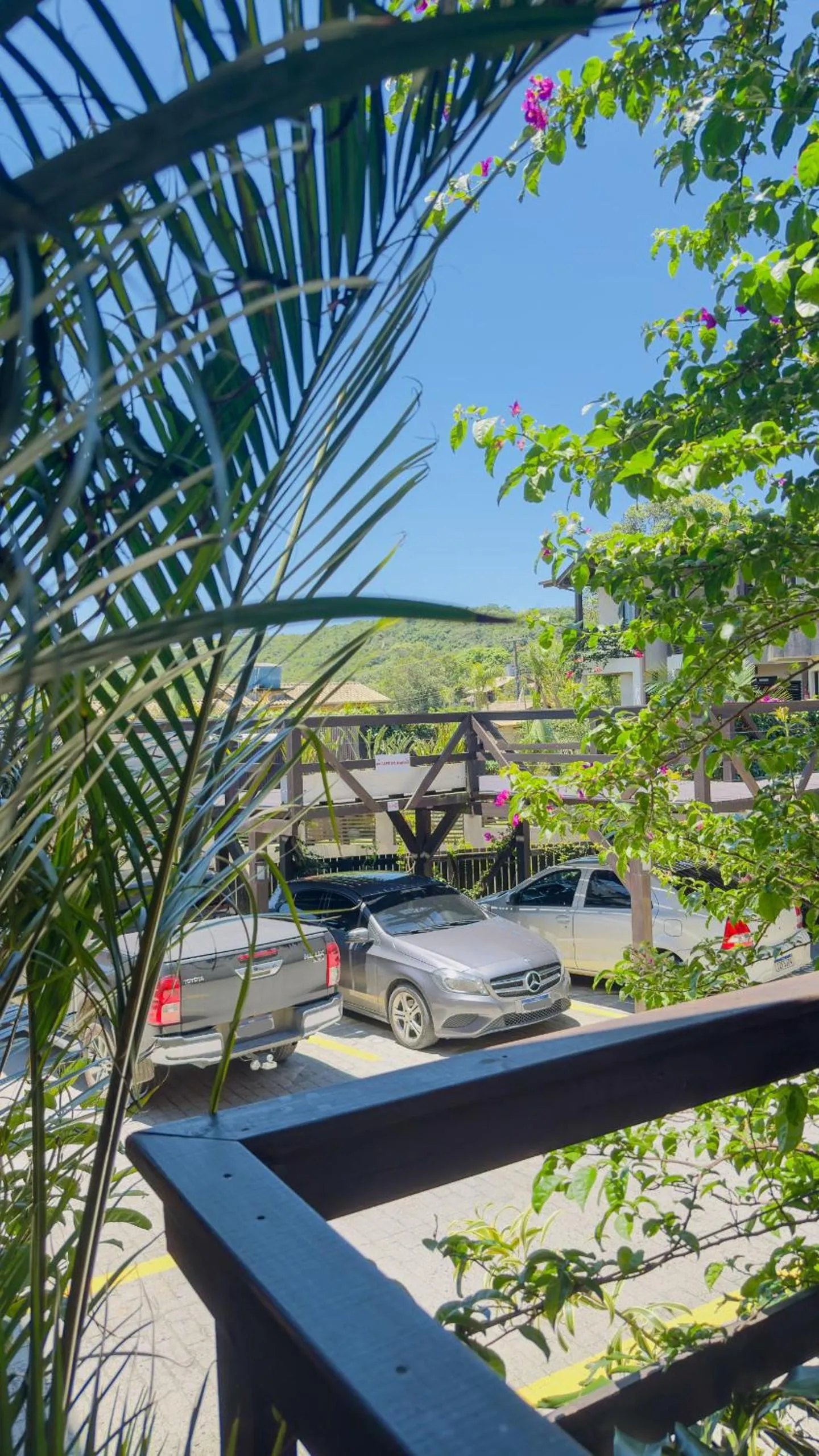 Parking in Pousada Solar dos Lírios - Praia do Rosa