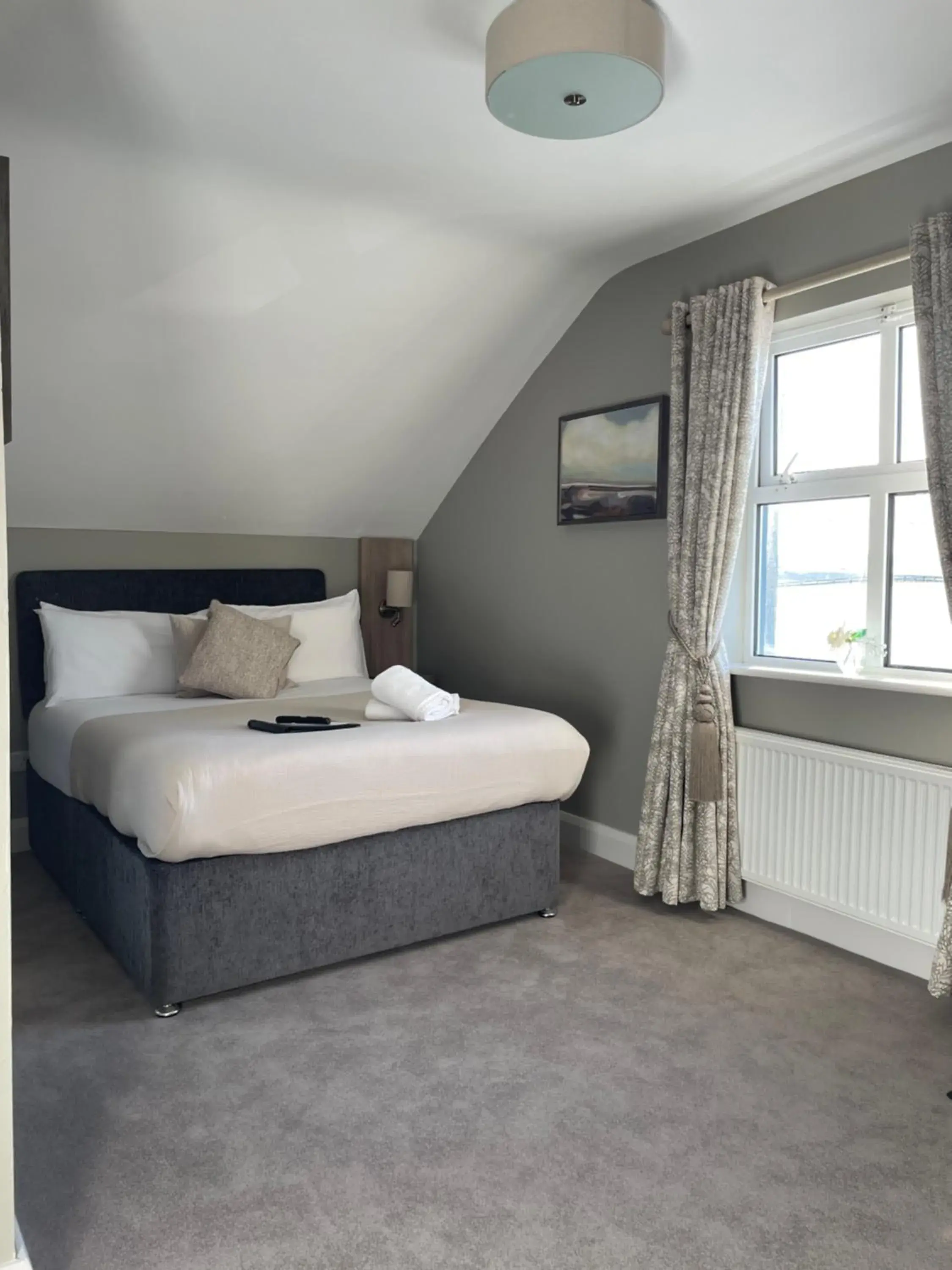 Deluxe Double Room with Sea View in Glasha Meadows Accommodation Deluxe Double Room with Sea View in Glasha Meadows Accommodation