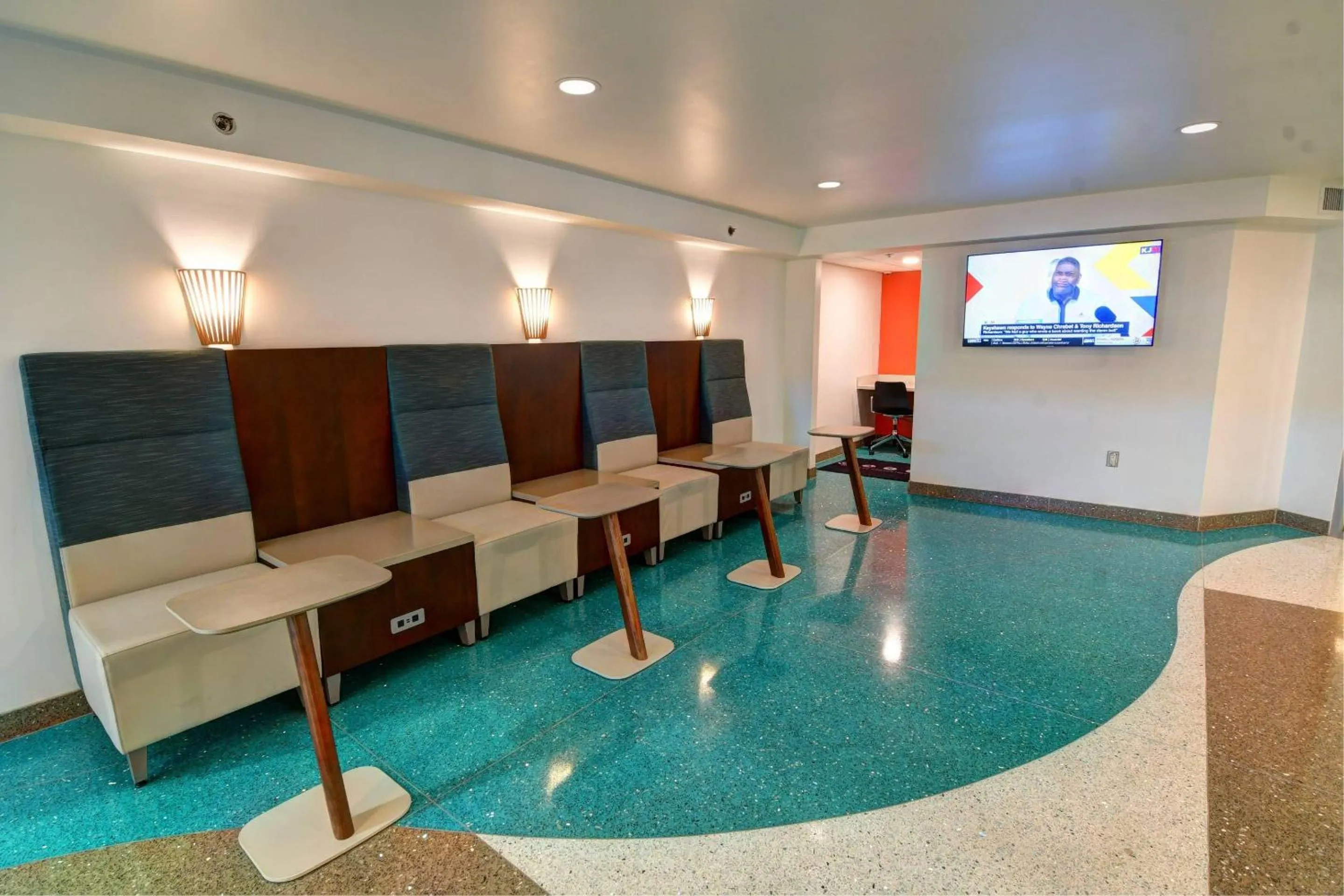 Business facilities in Oasis Hotel and Conv Center, an Ascend Collection Hotel