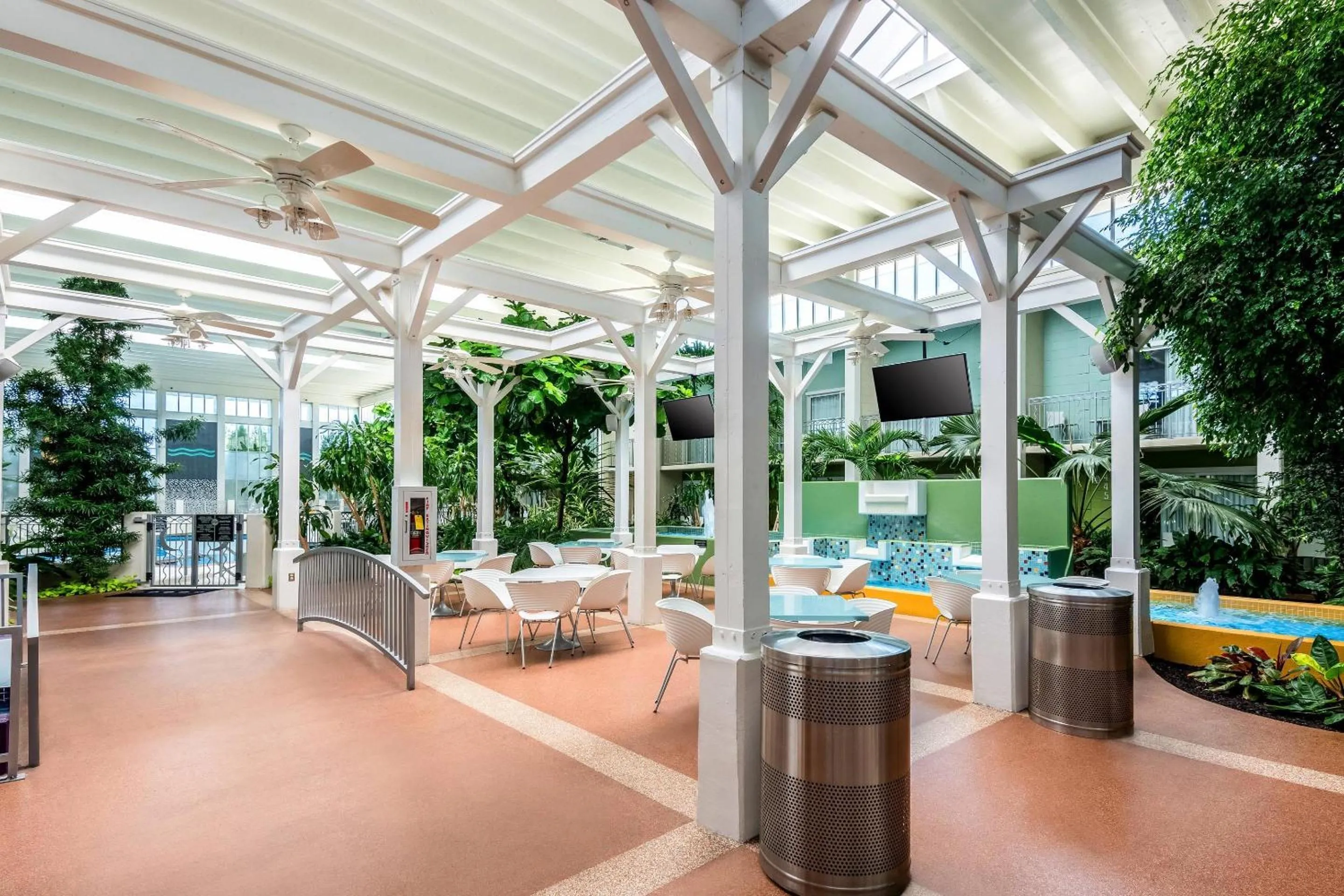 Breakfast in Oasis Hotel and Conv Center, an Ascend Collection Hotel