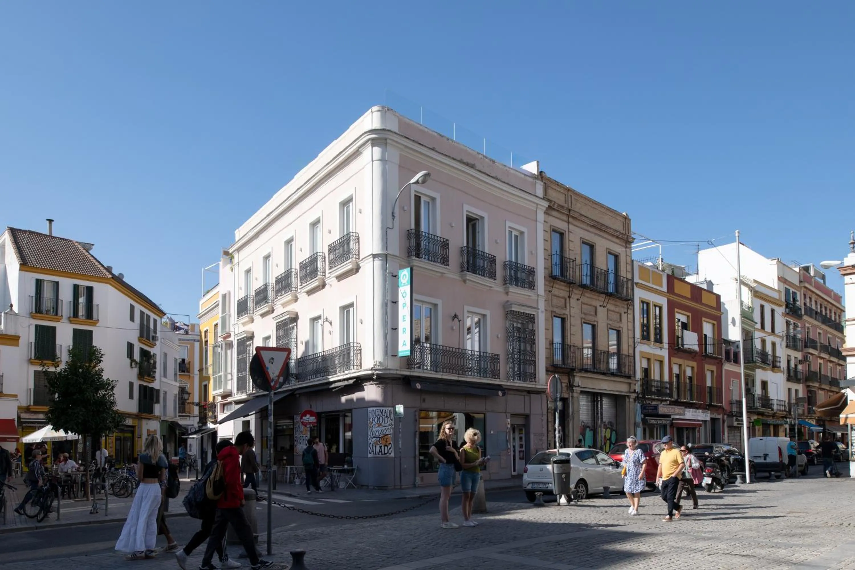 Facade/entrance in Ópera Apartments Alameda