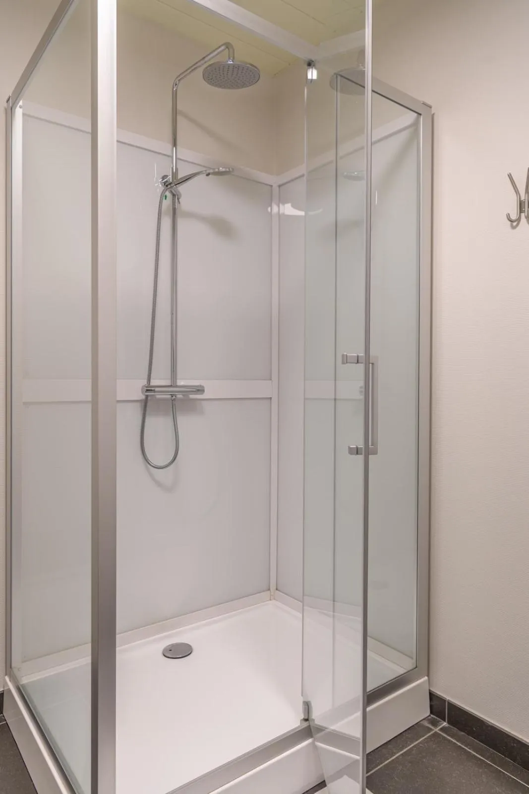 Shower in De Vesten Comfort Lodge