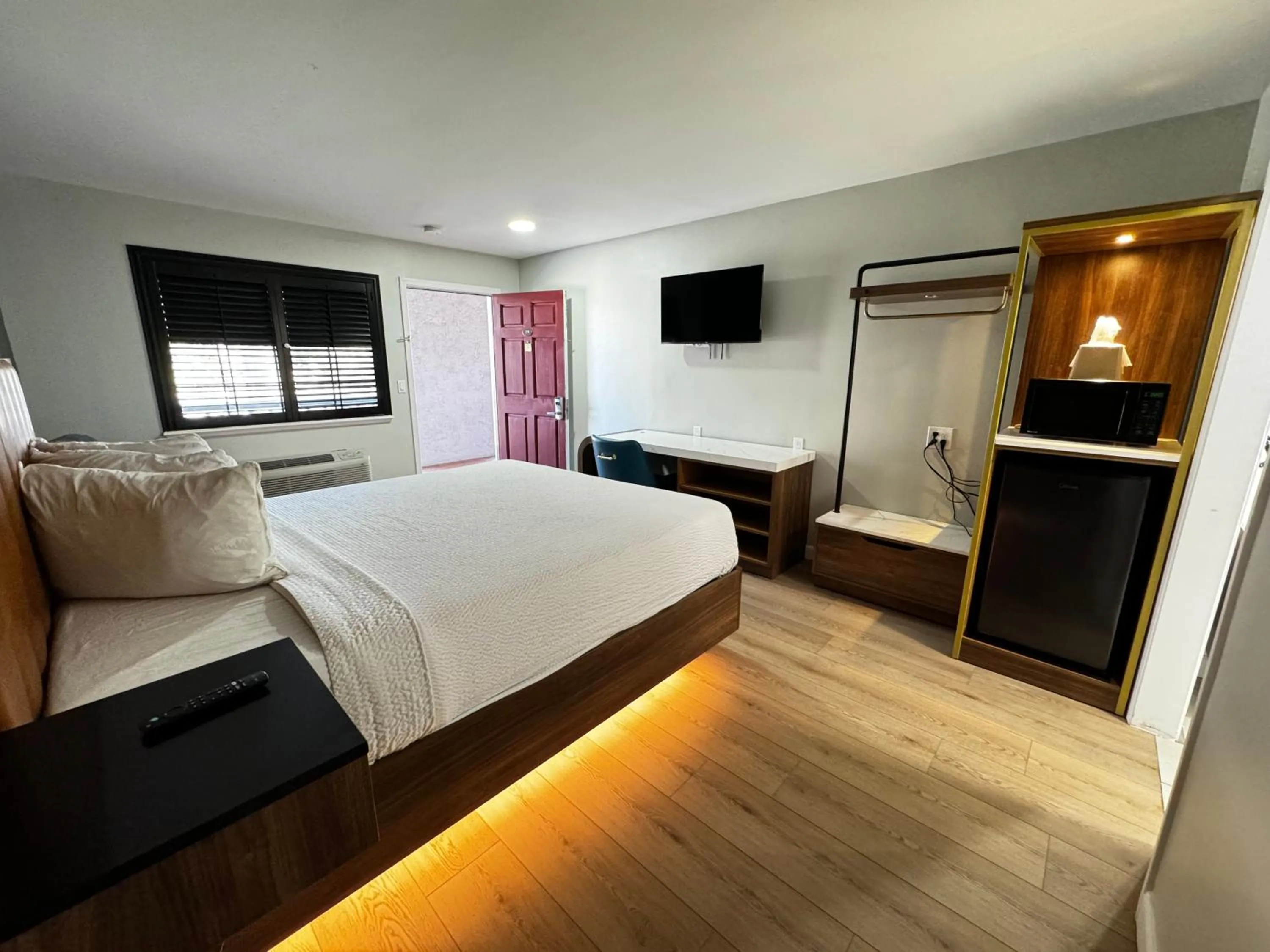 Bed in SureStay by Best Western Morgan Hill