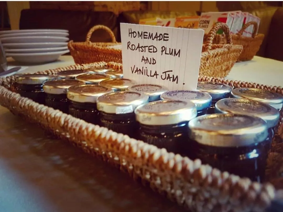 Food in Glendale Hotel