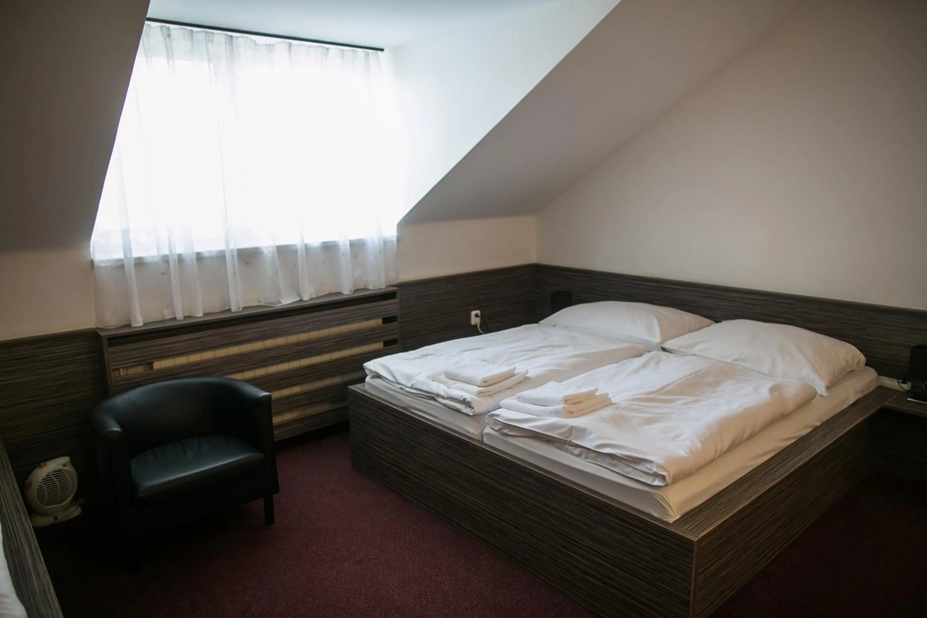 Bedroom, Bed in Hotel ROSE Břeclav