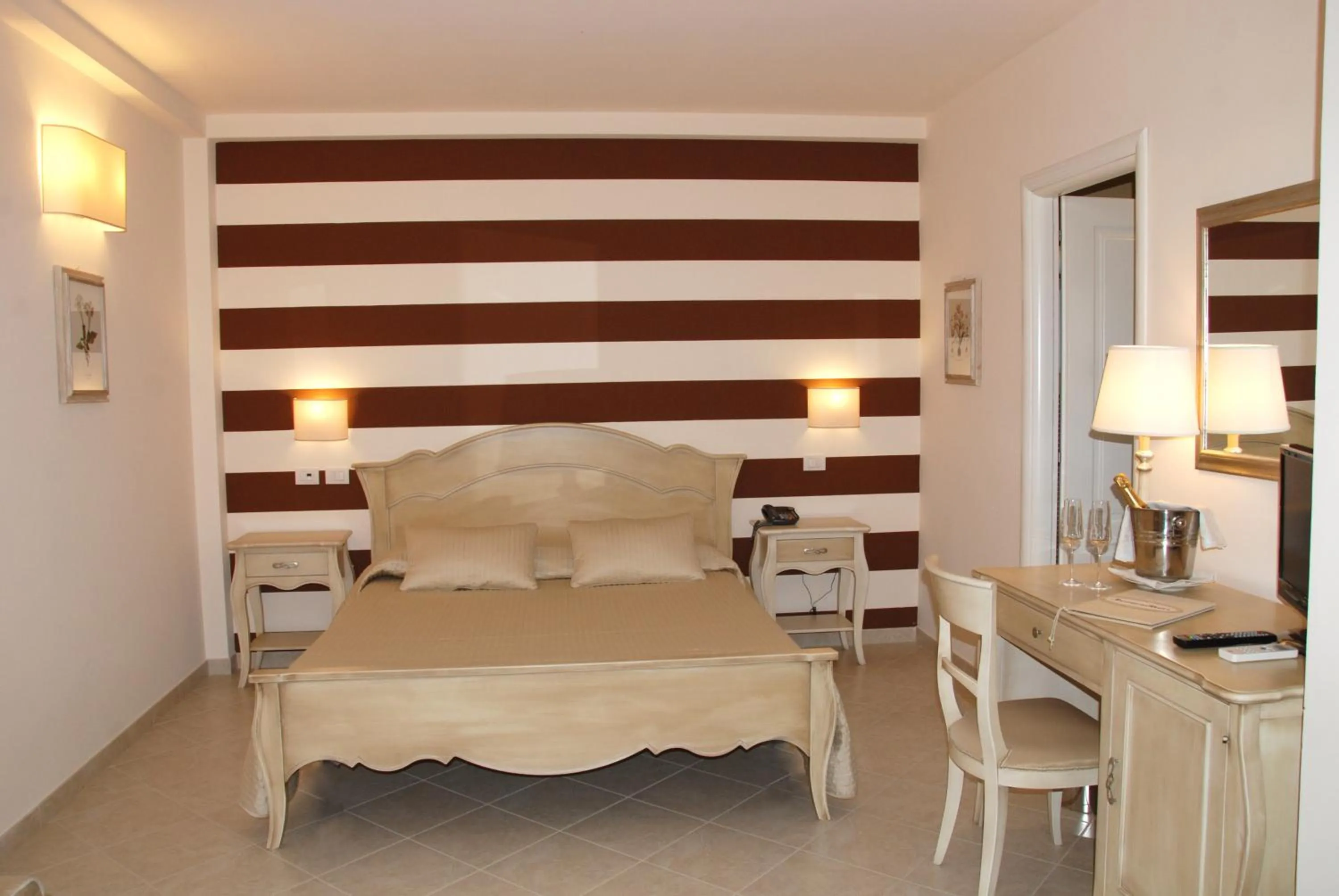 Photo of the whole room in Alcantara Resort di Charme Adults Only