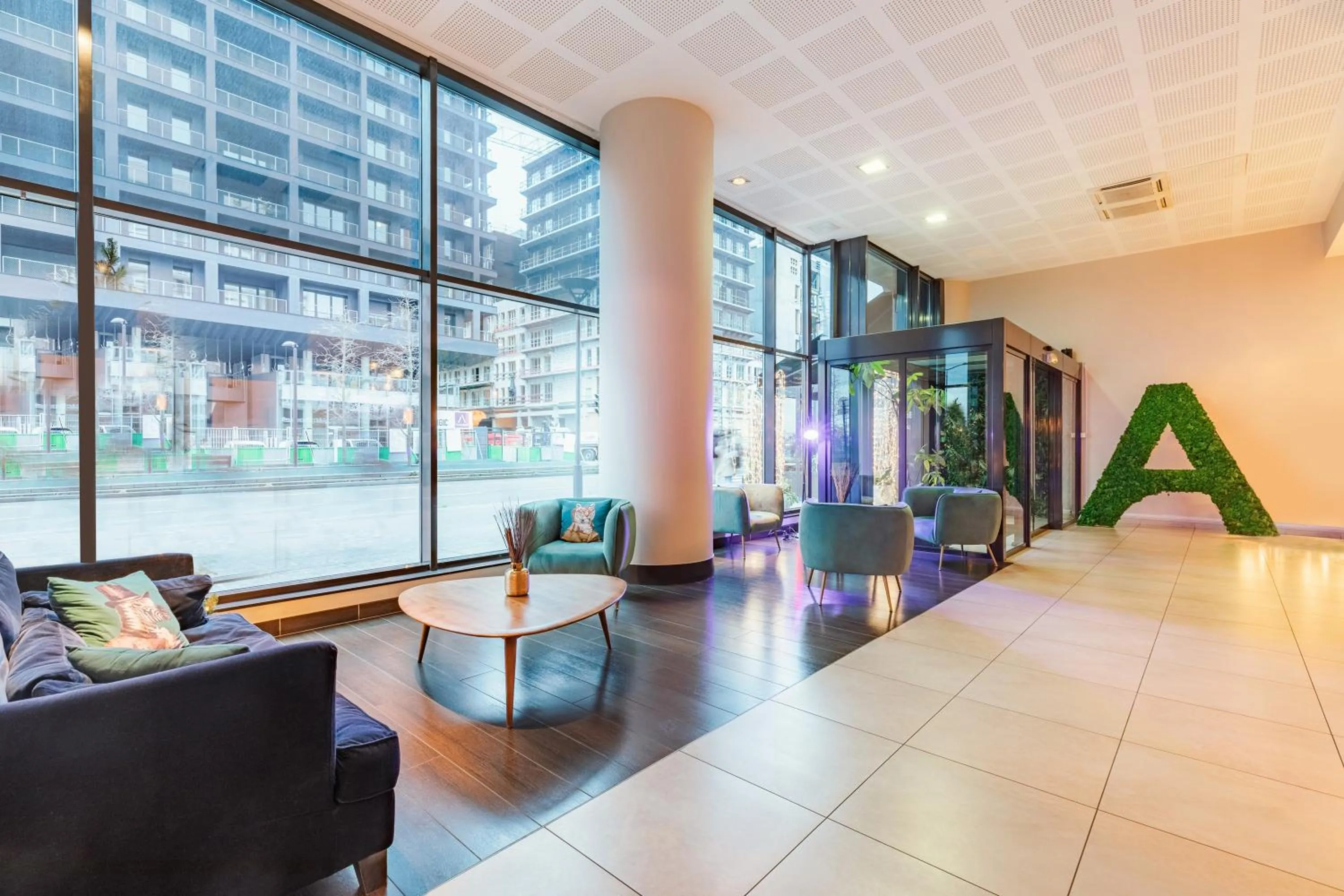 Lobby or reception in Appart'City Collection Paris Grande Bibliothèque